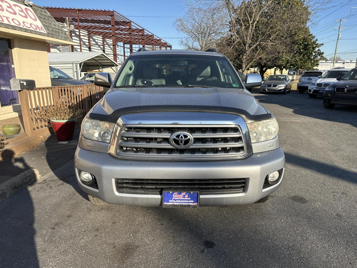 2010 Silver Toyota Sequoia Limited 4WD (5TDJY5G12AS) with an 5.7L V8 DOHC 32V engine, 6-Speed Automatic transmission, located at 5700 Curlew Drive, Norfolk, VA, 23502, (757) 455-6330, 36.841885, -76.209412 - Photo#4