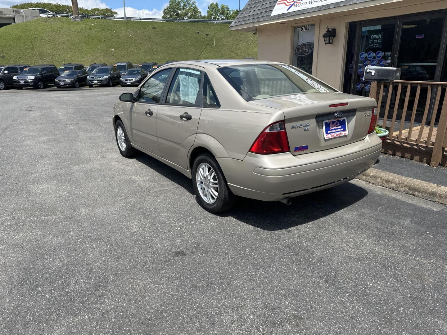 2006 Tan Ford Focus ZX4 S (1FAFP34N16W) with an 2.0L L4 DOHC 16V engine, located at 5700 Curlew Drive, Norfolk, VA, 23502, (757) 455-6330, 36.841885, -76.209412 - Photo#1