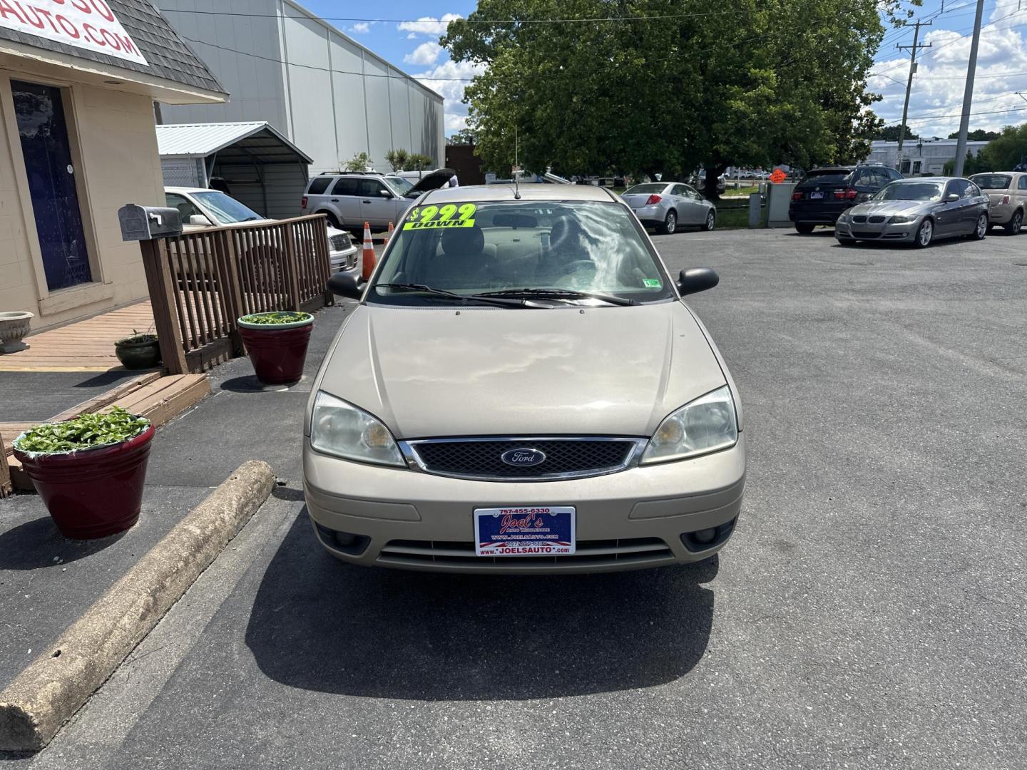 2006 Tan Ford Focus ZX4 S (1FAFP34N16W) with an 2.0L L4 DOHC 16V engine, located at 5700 Curlew Drive, Norfolk, VA, 23502, (757) 455-6330, 36.841885, -76.209412 - Photo#4