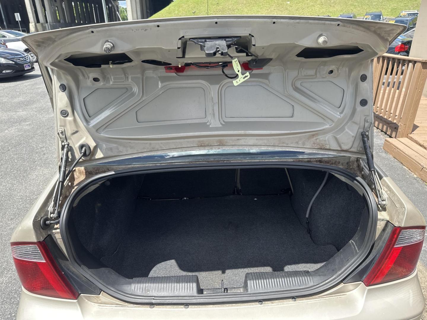 2006 Tan Ford Focus ZX4 S (1FAFP34N16W) with an 2.0L L4 DOHC 16V engine, located at 5700 Curlew Drive, Norfolk, VA, 23502, (757) 455-6330, 36.841885, -76.209412 - Photo#9