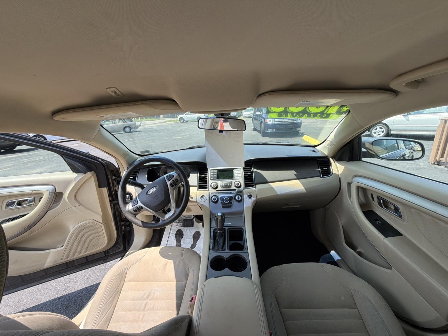 2017 Grey Ford Taurus SE FWD (1FAHP2D82HG) with an 3.5L V6 DOHC 24V engine, 6A transmission, located at 5700 Curlew Drive, Norfolk, VA, 23502, (757) 455-6330, 36.841885, -76.209412- Photo#8