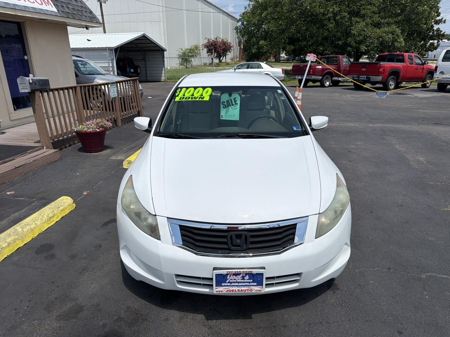 2009 white Honda Accord LX-P Sedan AT (1HGCP26459A) with an 2.4L L4 DOHC 16V engine, 5-Speed Automatic transmission, located at 5700 Curlew Drive, Norfolk, VA, 23502, (757) 455-6330, 36.841885, -76.209412- Photo#4
