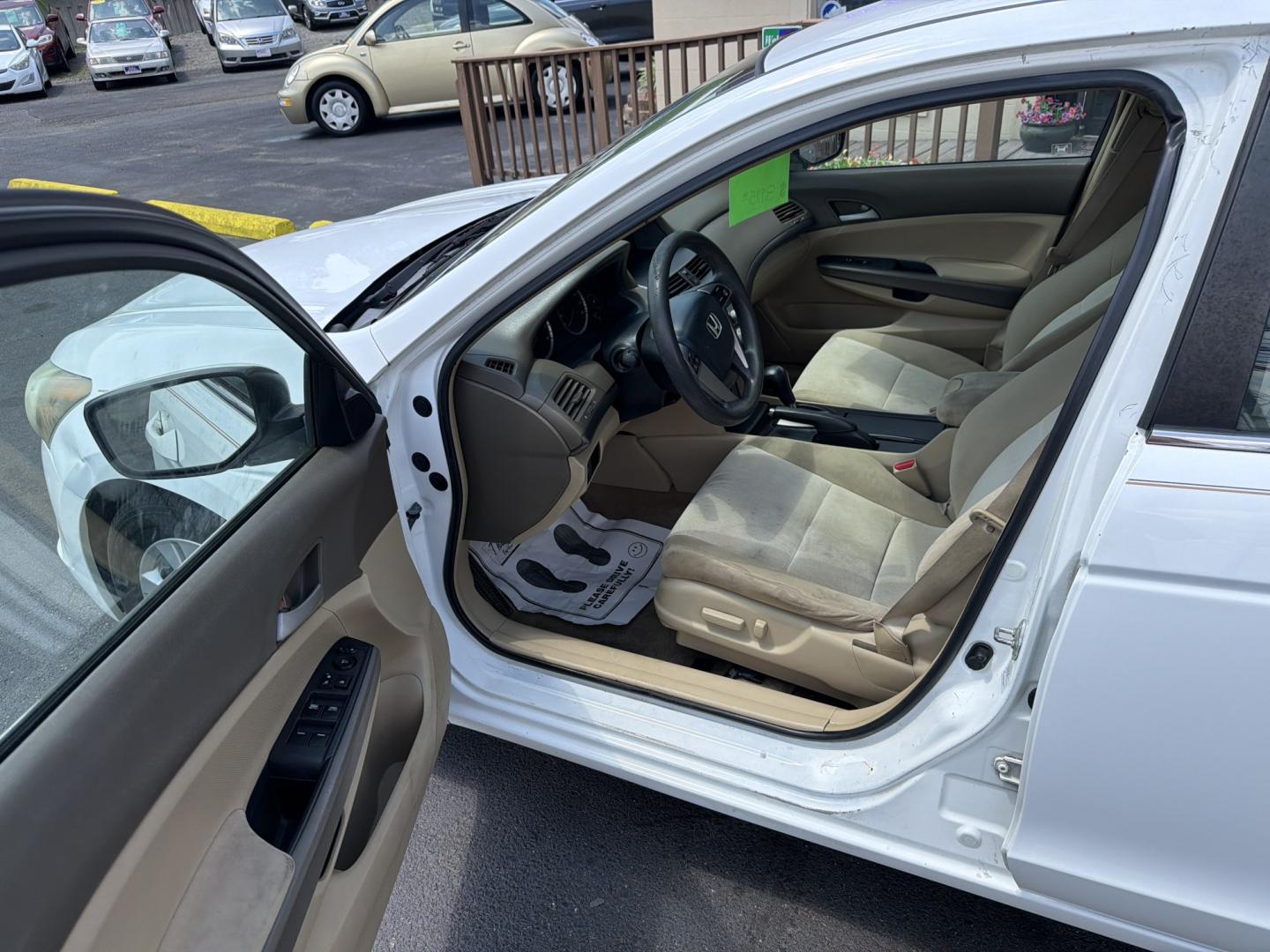 2009 white Honda Accord LX-P Sedan AT (1HGCP26459A) with an 2.4L L4 DOHC 16V engine, 5-Speed Automatic transmission, located at 5700 Curlew Drive, Norfolk, VA, 23502, (757) 455-6330, 36.841885, -76.209412- Photo#6