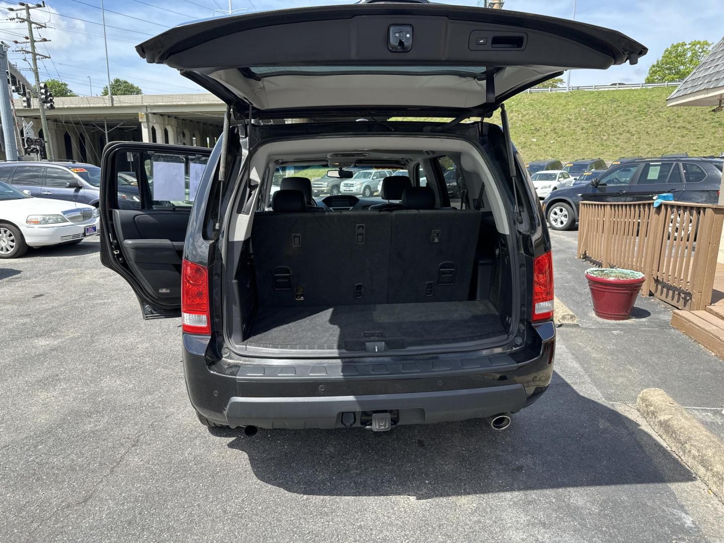 2011 Black Honda Pilot Touring 2WD 5-Spd AT with DVD (5FNYF3H92BB) with an 3.5L V6 SOHC 24V engine, 5-Speed Automatic transmission, located at 5700 Curlew Drive, Norfolk, VA, 23502, (757) 455-6330, 36.841885, -76.209412 - Photo#10