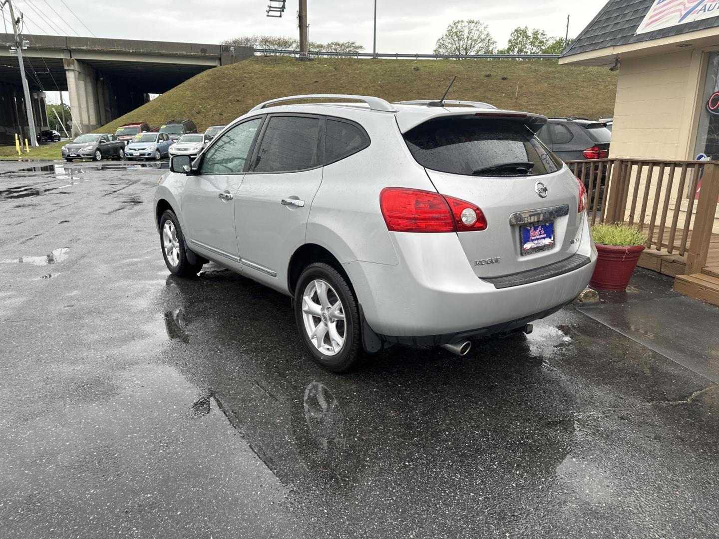 2011 Silver Nissan Rogue S AWD (JN8AS5MV3BW) with an 2.5L L4 DOHC 16V engine, CVT transmission, located at 5700 Curlew Drive, Norfolk, VA, 23502, (757) 455-6330, 36.841885, -76.209412 - Photo#1