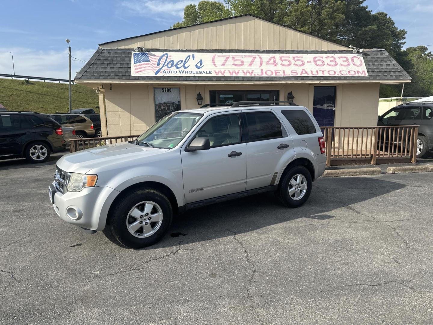 2008 Ford Escape XLT 4WD I4 (1FMCU93Z38K) with an 2.3L L4 DOHC 16V engine, 4-Speed Automatic Overdrive transmission, located at 5700 Curlew Drive, Norfolk, VA, 23502, (757) 455-6330, 36.841885, -76.209412 - Photo#1