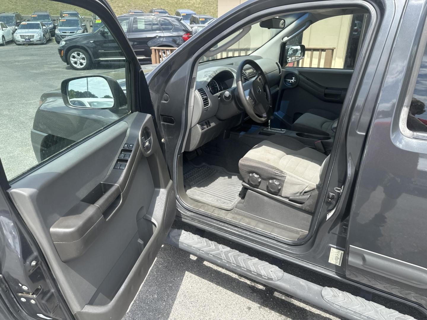 2006 Black Nissan Xterra OR 4WD (5N1AN08W66C) with an 4.0L V6 DOHC 24V engine, located at 5700 Curlew Drive, Norfolk, VA, 23502, (757) 455-6330, 36.841885, -76.209412 - Photo#5