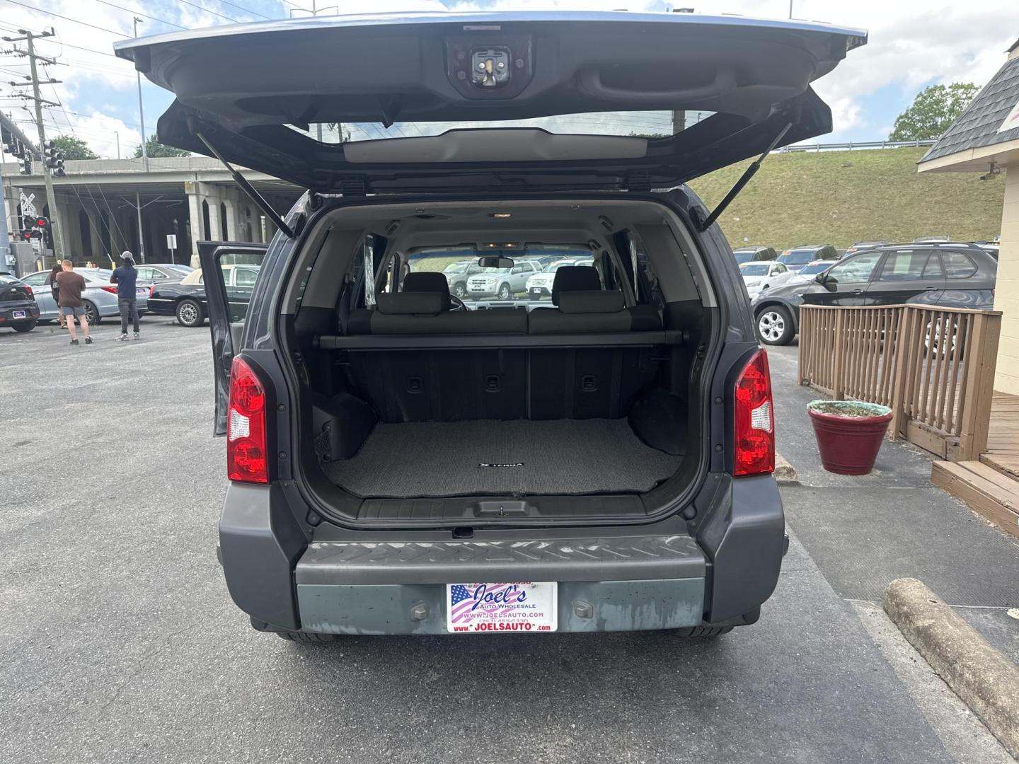 2006 Black Nissan Xterra OR 4WD (5N1AN08W66C) with an 4.0L V6 DOHC 24V engine, located at 5700 Curlew Drive, Norfolk, VA, 23502, (757) 455-6330, 36.841885, -76.209412 - Photo#9