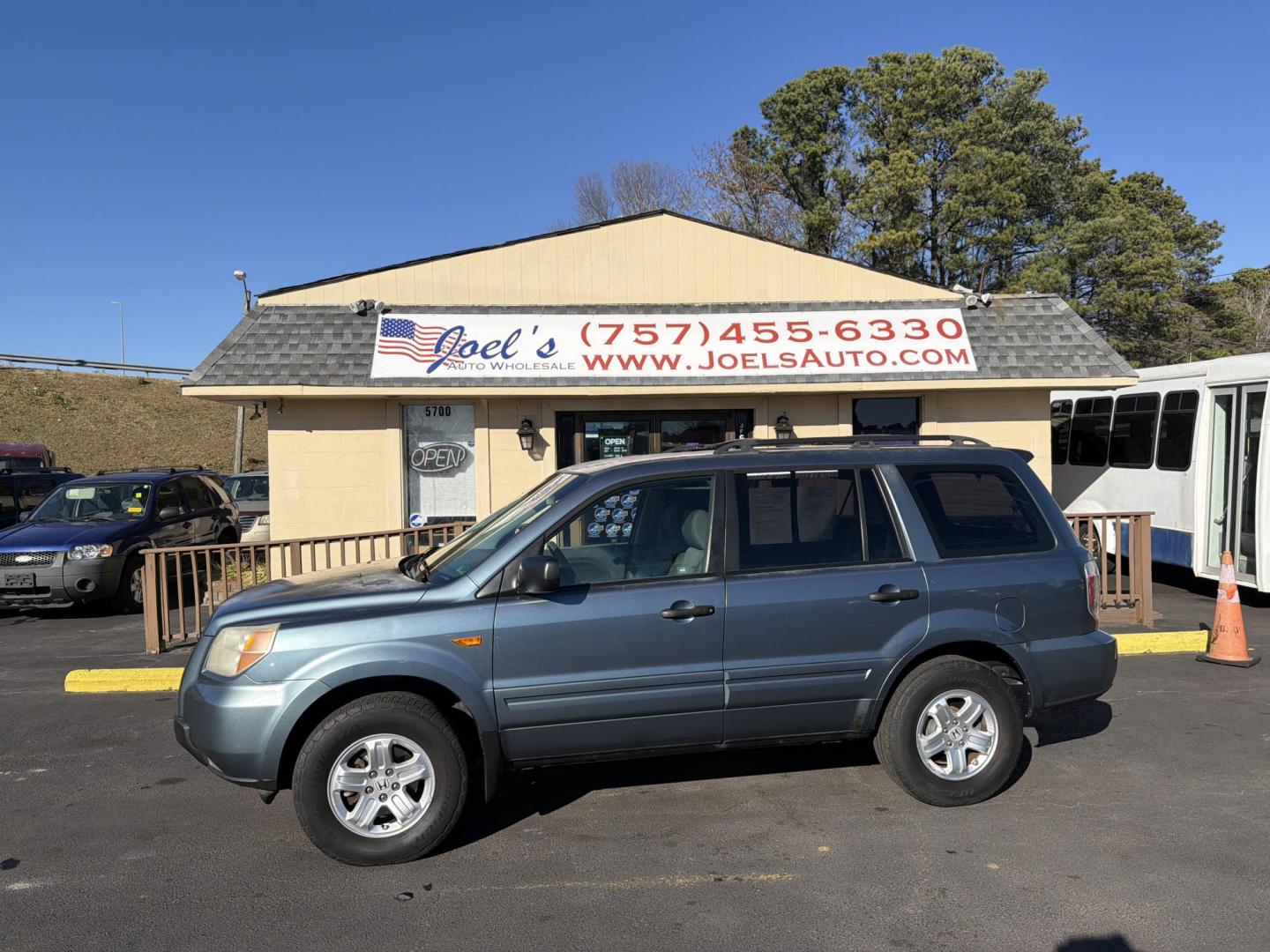 2007 Blue Honda Pilot LX 2WD (5FNYF28147B) with an 3.5L V6 SOHC 24V engine, 5-Speed Automatic Overdrive transmission, located at 5700 Curlew Drive, Norfolk, VA, 23502, (757) 455-6330, 36.841885, -76.209412 - Photo#1