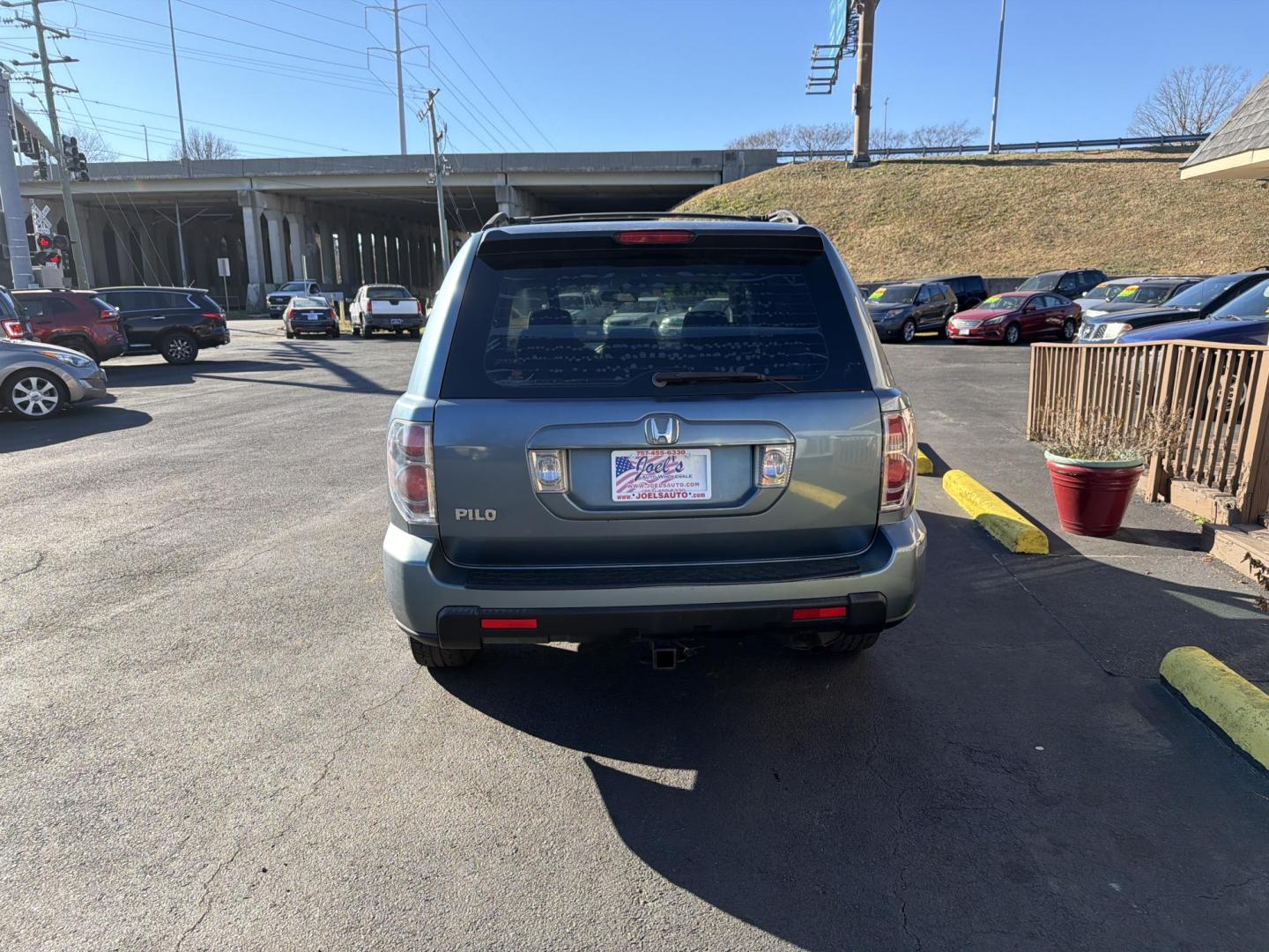 2007 Blue Honda Pilot LX 2WD (5FNYF28147B) with an 3.5L V6 SOHC 24V engine, 5-Speed Automatic Overdrive transmission, located at 5700 Curlew Drive, Norfolk, VA, 23502, (757) 455-6330, 36.841885, -76.209412 - Photo#3