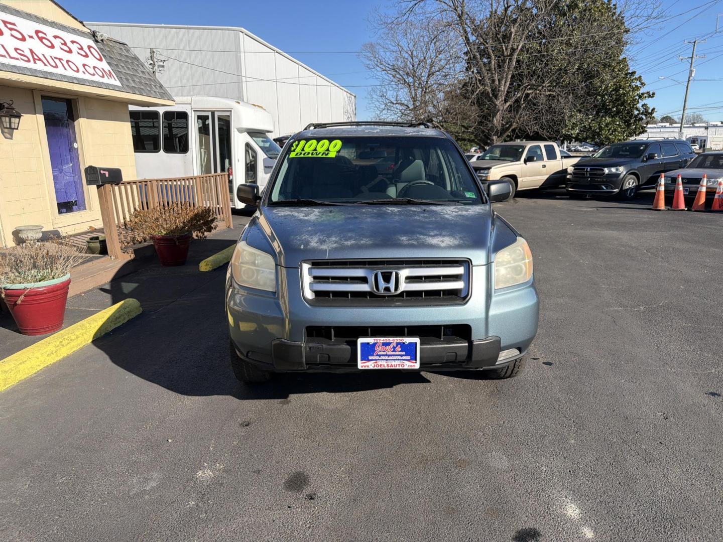 2007 Blue Honda Pilot LX 2WD (5FNYF28147B) with an 3.5L V6 SOHC 24V engine, 5-Speed Automatic Overdrive transmission, located at 5700 Curlew Drive, Norfolk, VA, 23502, (757) 455-6330, 36.841885, -76.209412 - Photo#5
