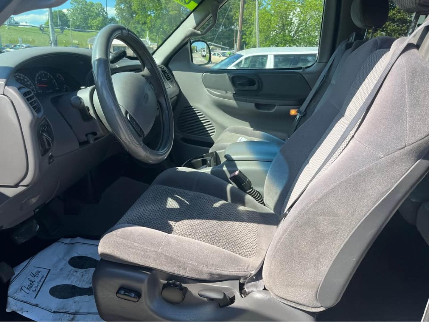 2002 Gray /Gray Ford F-150 Lariat SuperCab Long Bed 4WD (1FTRX18L92N) with an 5.4L V8 SOHC 16V engine, Automatic transmission, located at 5700 Curlew Drive, Norfolk, VA, 23502, (757) 455-6330, 36.841885, -76.209412 - CASH DEAL NO OUTSIDE FINANCING -2002 Ford F150 4x4 Lariat 108k miles! -Rust free! -Extended cab all doors work! -8 foot bed! -1 owner! -New suspension all around -No issues -Ready for a new home -Virginia dealer - Photo#7