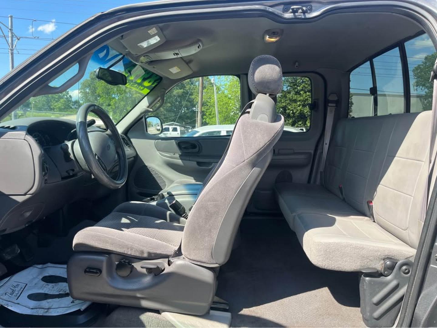 2002 Gray /Gray Ford F-150 Lariat SuperCab Long Bed 4WD (1FTRX18L92N) with an 5.4L V8 SOHC 16V engine, Automatic transmission, located at 5700 Curlew Drive, Norfolk, VA, 23502, (757) 455-6330, 36.841885, -76.209412 - CASH DEAL NO OUTSIDE FINANCING -2002 Ford F150 4x4 Lariat 108k miles! -Rust free! -Extended cab all doors work! -8 foot bed! -1 owner! -New suspension all around -No issues -Ready for a new home -Virginia dealer - Photo#8