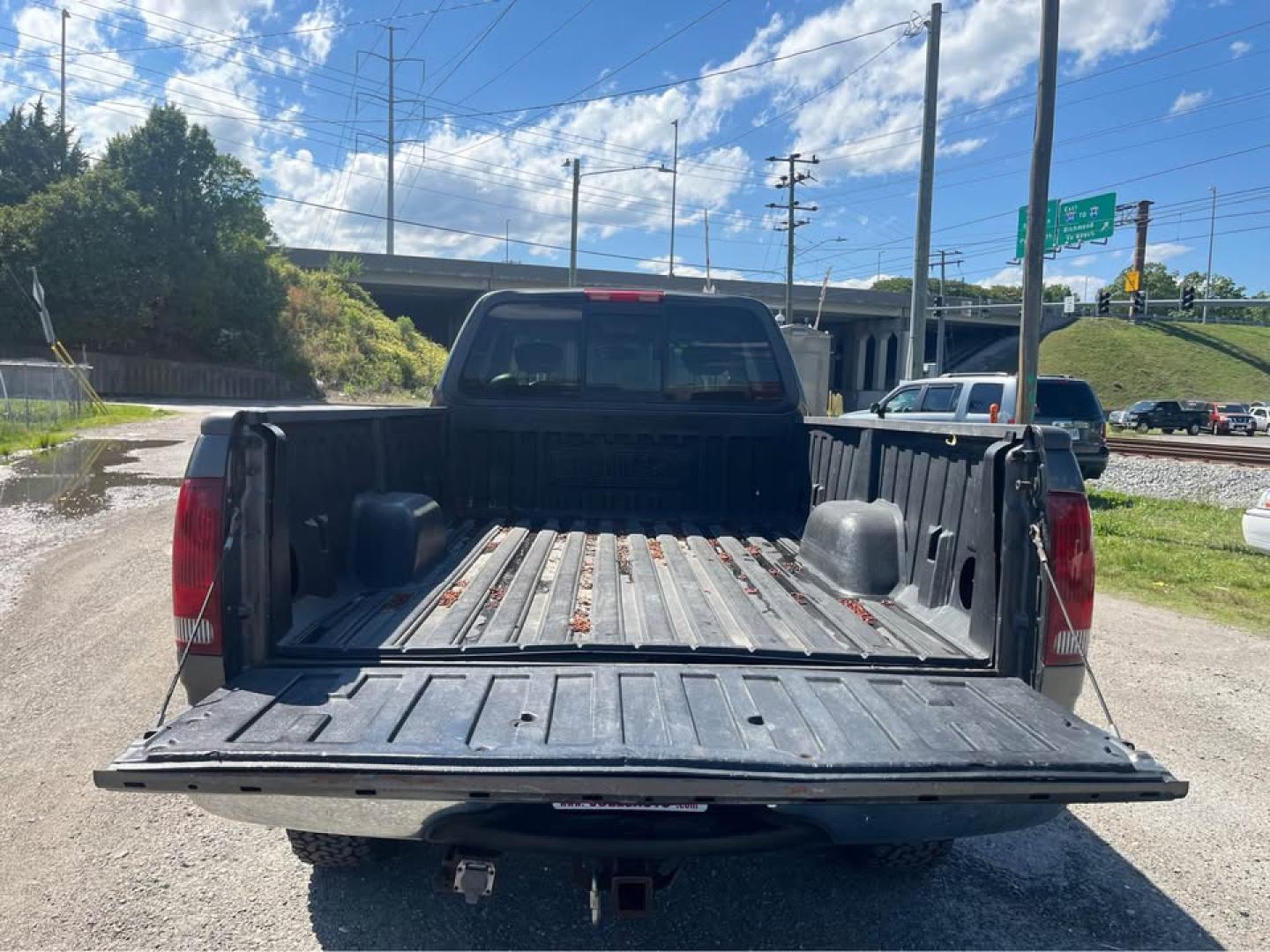 2002 Gray /Gray Ford F-150 Lariat SuperCab Long Bed 4WD (1FTRX18L92N) with an 5.4L V8 SOHC 16V engine, Automatic transmission, located at 5700 Curlew Drive, Norfolk, VA, 23502, (757) 455-6330, 36.841885, -76.209412 - CASH DEAL NO OUTSIDE FINANCING -2002 Ford F150 4x4 Lariat 108k miles! -Rust free! -Extended cab all doors work! -8 foot bed! -1 owner! -New suspension all around -No issues -Ready for a new home -Virginia dealer - Photo#6