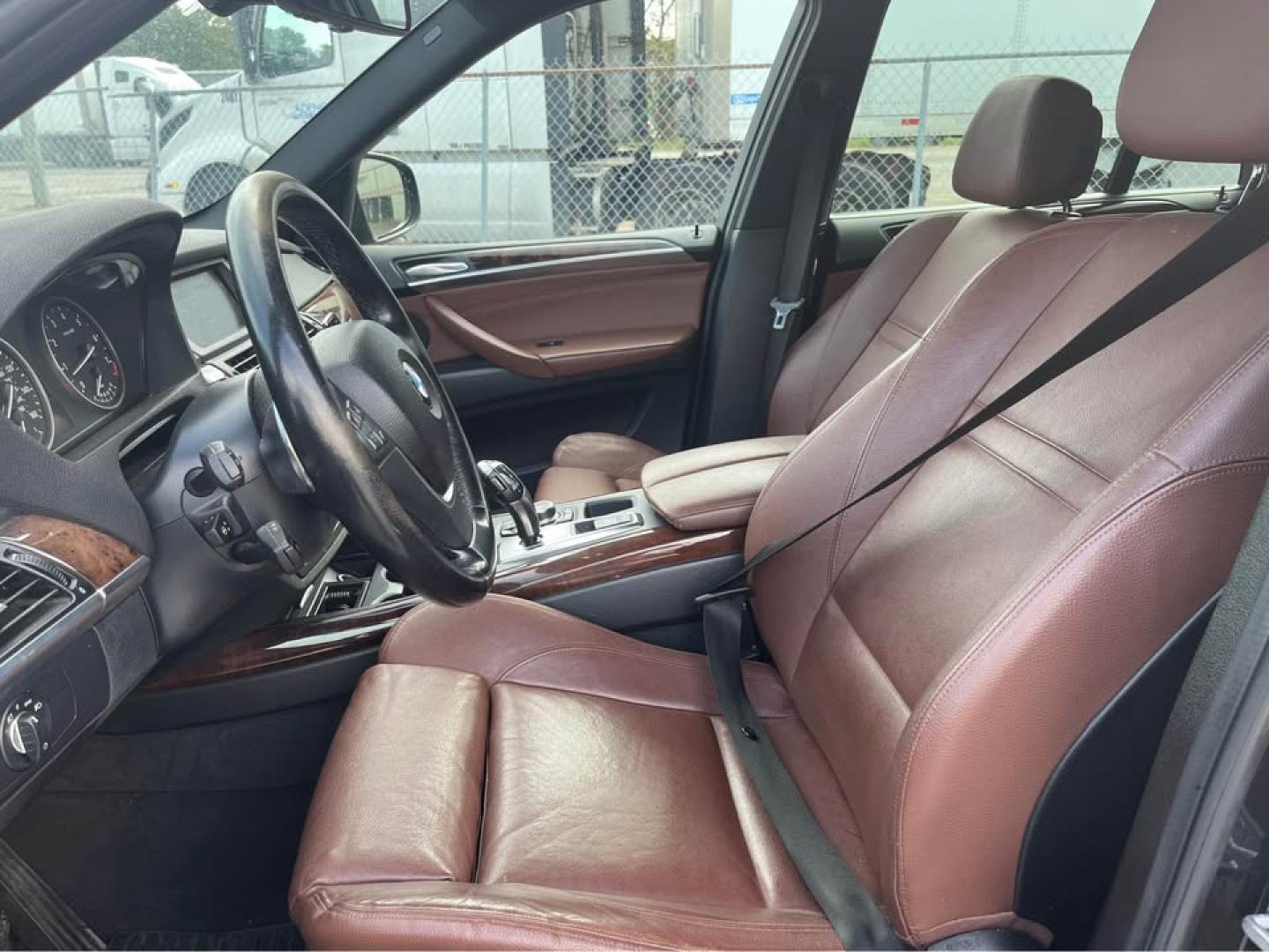 2012 Black /Brown BMW X5 xDrive35i (5UXZV4C5XCL) with an 3.5L L6 DOHC 24V engine, 6-Speed Automatic transmission, located at 5700 Curlew Drive, Norfolk, VA, 23502, (757) 455-6330, 36.841885, -76.209412 - CASH DEAL NO FINANCING -2012 BMW X5 35i Premium -Great condition -130k miles -VADLR - Photo#9