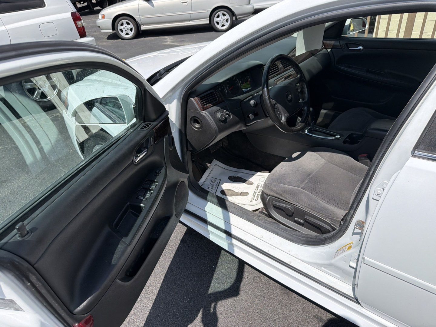 2012 white Chevrolet Impala LT (Fleet) (2G1WG5E31C1) with an 3.6L V6 DOHC 16V FFV engine, 6-Speed Automatic transmission, located at 5700 Curlew Drive, Norfolk, VA, 23502, (757) 455-6330, 36.841885, -76.209412- Photo#5