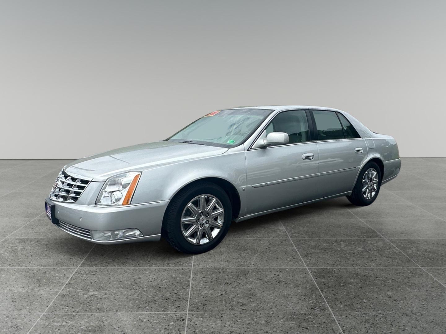 2009 Cadillac DTS Luxury I (1G6KD57Y59U) with an 4.6L V8 DOHC 32V engine, 4-Speed Automatic Overdrive transmission, located at 5700 Curlew Drive, Norfolk, VA, 23502, (757) 455-6330, 36.841885, -76.209412 - Photo#1