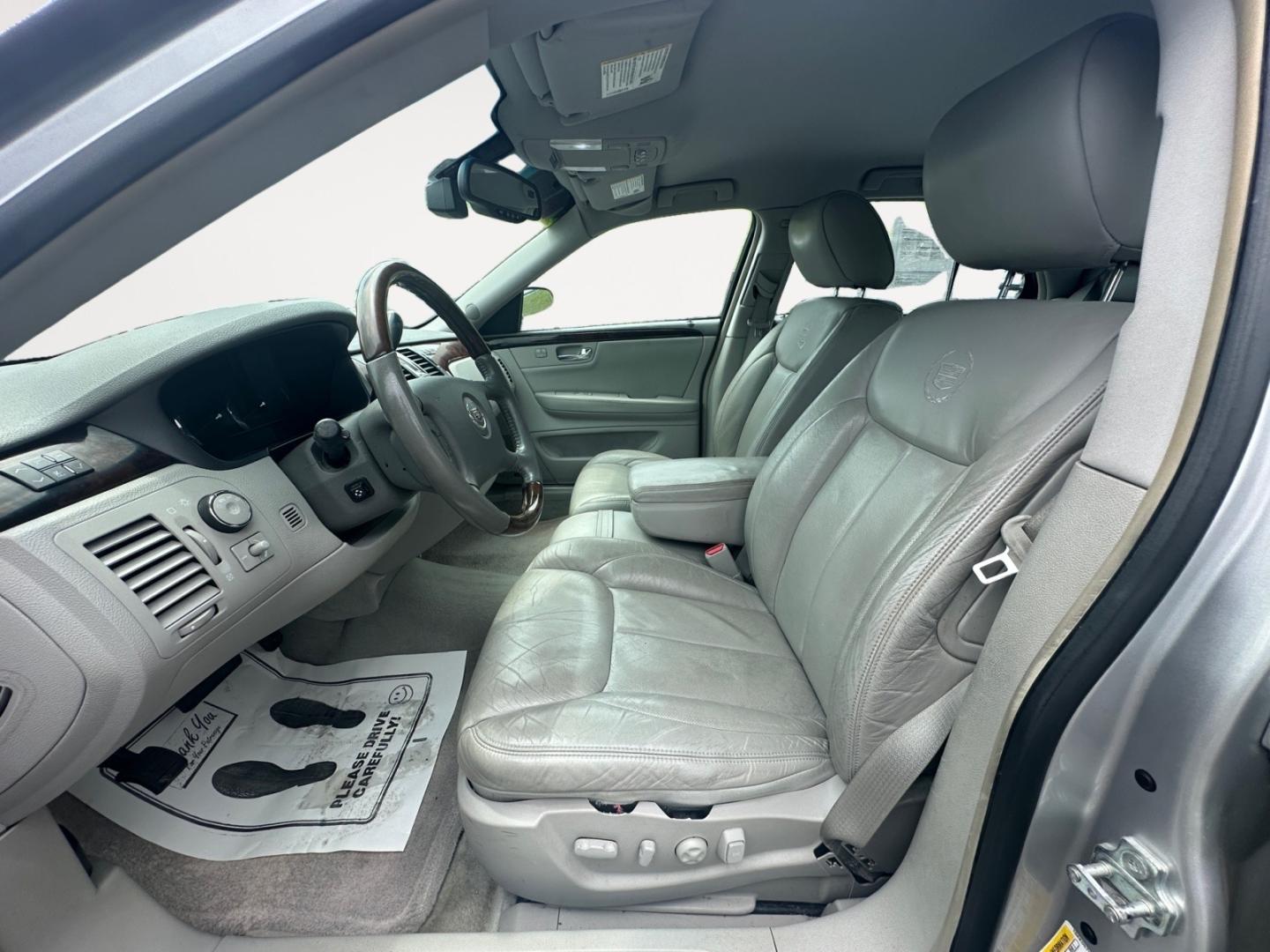 2009 Cadillac DTS Luxury I (1G6KD57Y59U) with an 4.6L V8 DOHC 32V engine, 4-Speed Automatic Overdrive transmission, located at 5700 Curlew Drive, Norfolk, VA, 23502, (757) 455-6330, 36.841885, -76.209412 - Photo#7