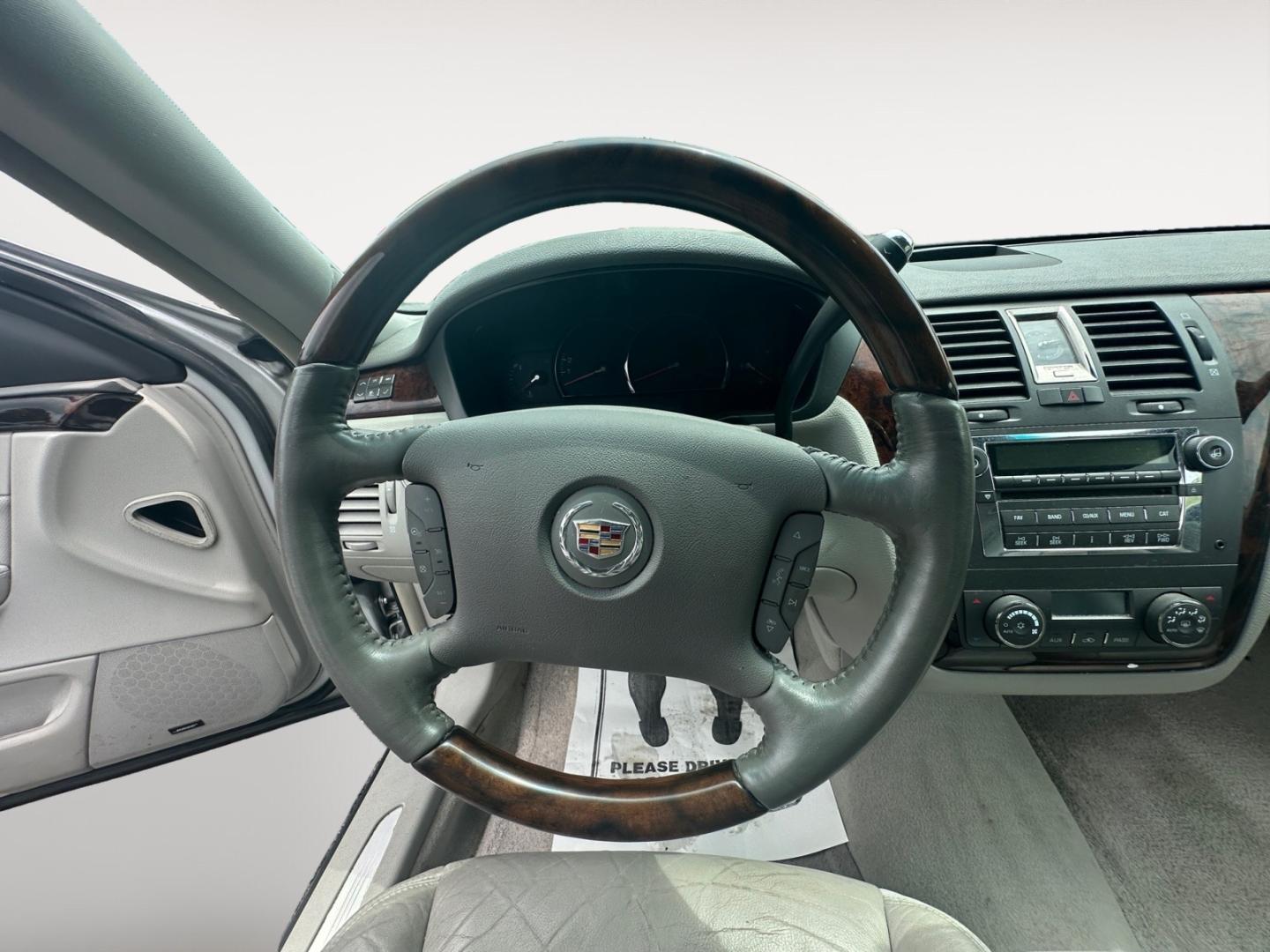 2009 Cadillac DTS Luxury I (1G6KD57Y59U) with an 4.6L V8 DOHC 32V engine, 4-Speed Automatic Overdrive transmission, located at 5700 Curlew Drive, Norfolk, VA, 23502, (757) 455-6330, 36.841885, -76.209412 - Photo#9