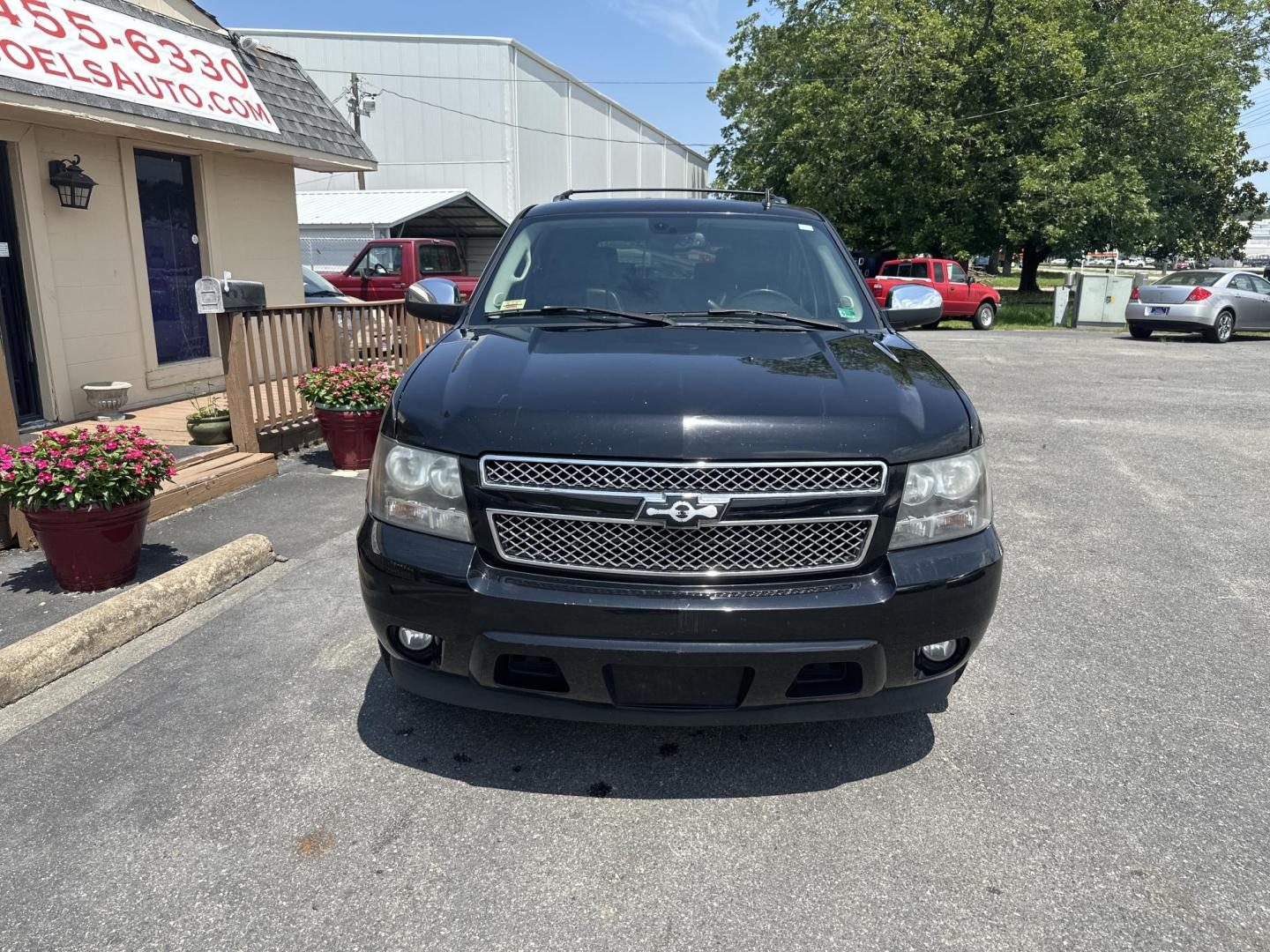 2008 Black Chevrolet Tahoe LS 2WD (1GNFC13098R) with an 5.3L V8 OHV 16V FFV engine, 4-Speed Automatic Overdrive transmission, located at 5700 Curlew Dr., Norfolk, VA, 23502, (703) 554-4373, 36.841885, -76.209412 - Photo#4