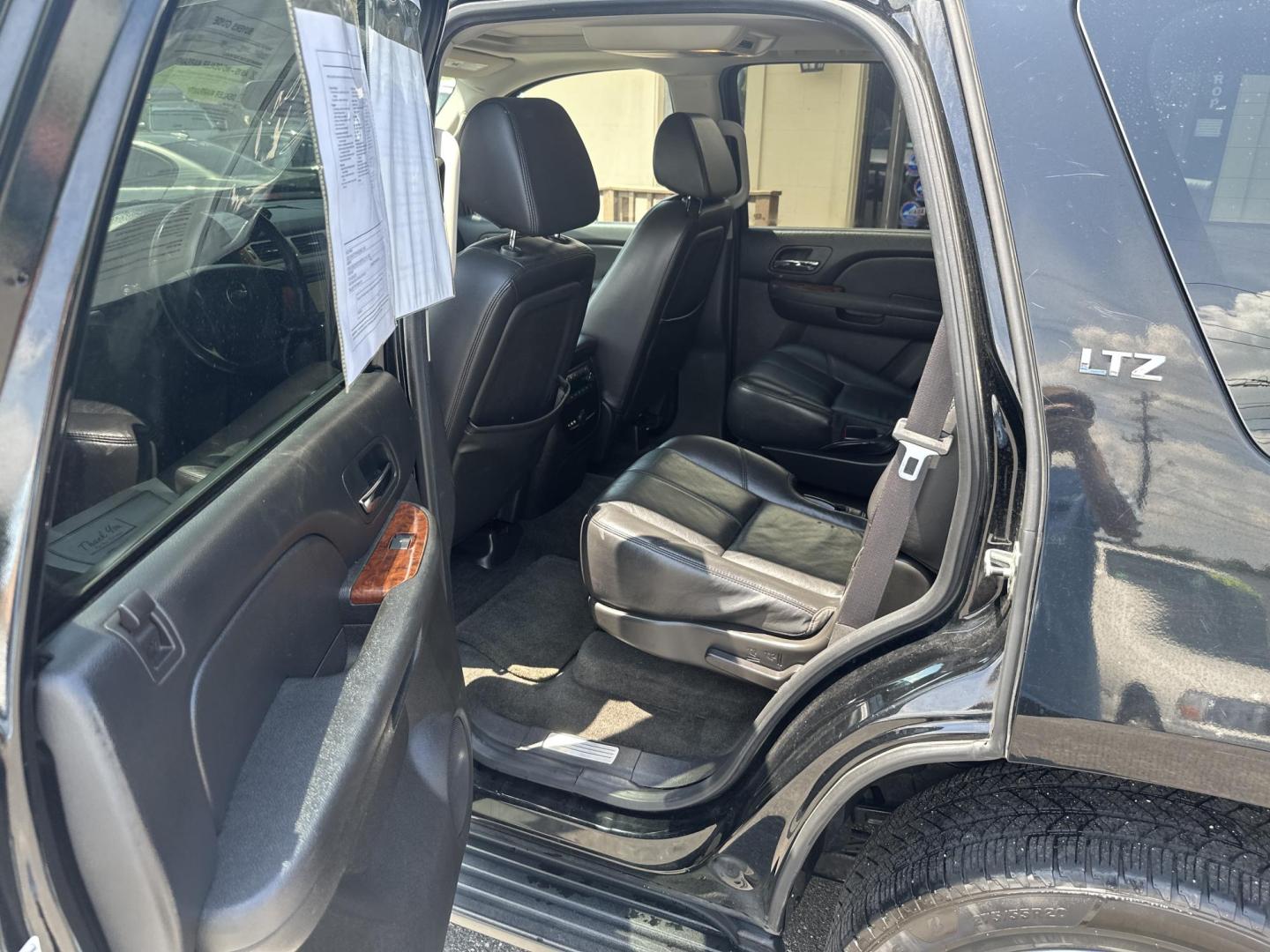 2008 Black Chevrolet Tahoe LS 2WD (1GNFC13098R) with an 5.3L V8 OHV 16V FFV engine, 4-Speed Automatic Overdrive transmission, located at 5700 Curlew Dr., Norfolk, VA, 23502, (703) 554-4373, 36.841885, -76.209412 - Photo#8