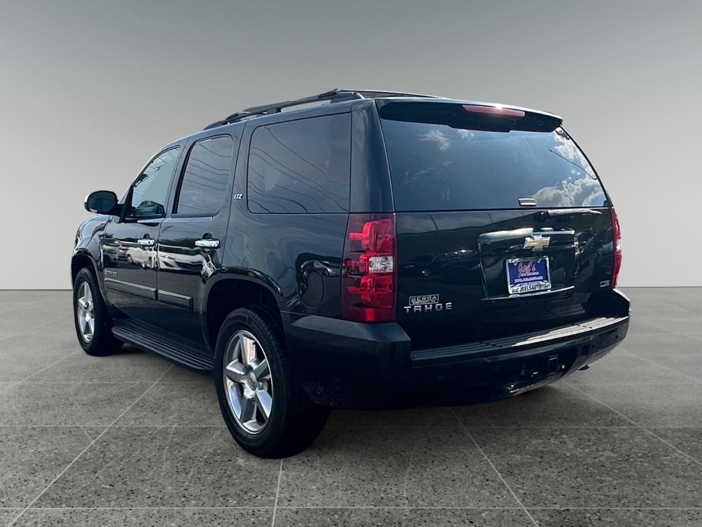 2008 Black Chevrolet Tahoe LS 2WD (1GNFC13098R) with an 5.3L V8 OHV 16V FFV engine, 4-Speed Automatic Overdrive transmission, located at 5700 Curlew Dr., Norfolk, VA, 23502, (703) 554-4373, 36.841885, -76.209412 - Photo#2