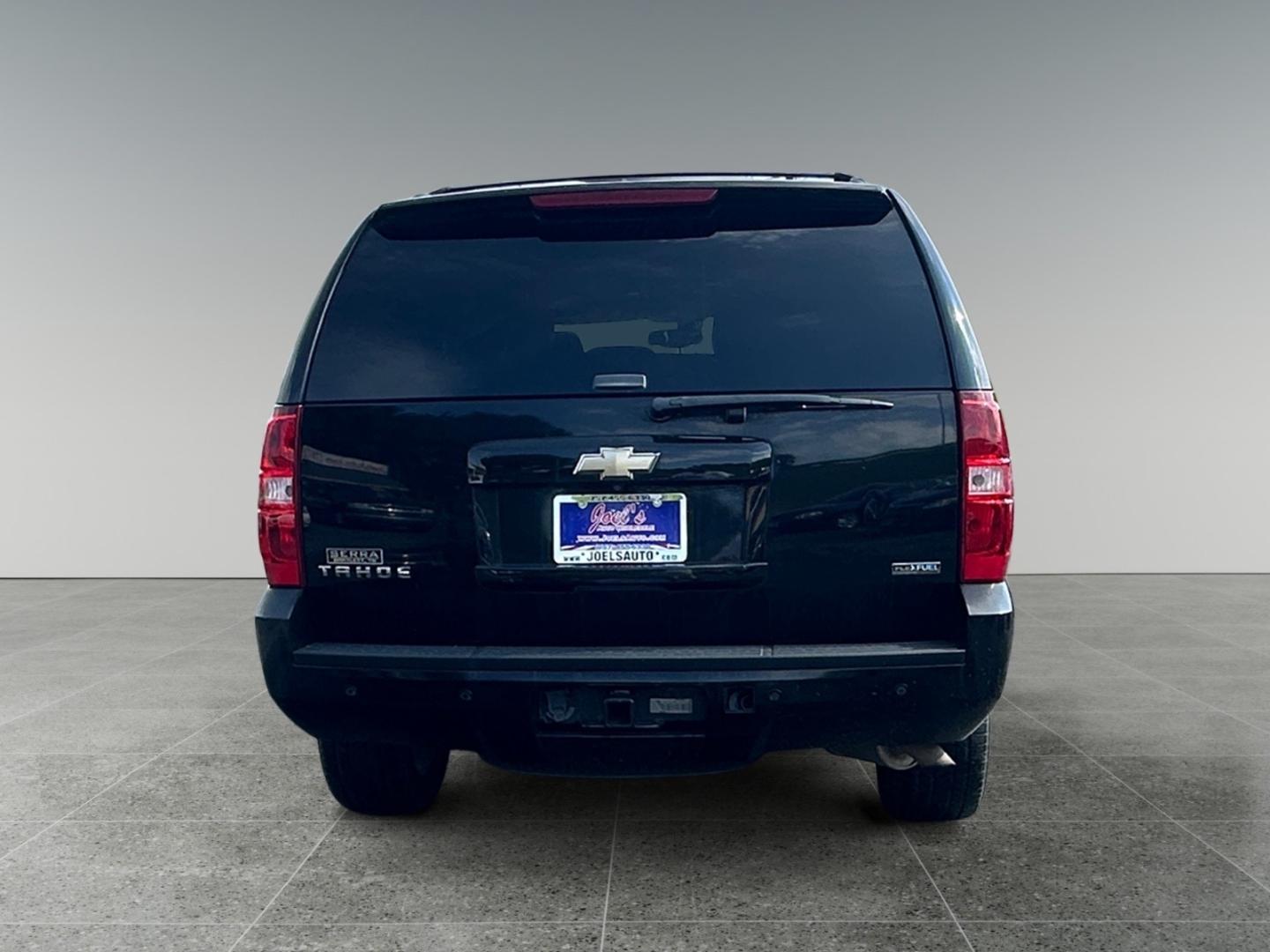 2008 Black Chevrolet Tahoe LS 2WD (1GNFC13098R) with an 5.3L V8 OHV 16V FFV engine, 4-Speed Automatic Overdrive transmission, located at 5700 Curlew Dr., Norfolk, VA, 23502, (703) 554-4373, 36.841885, -76.209412 - Photo#3