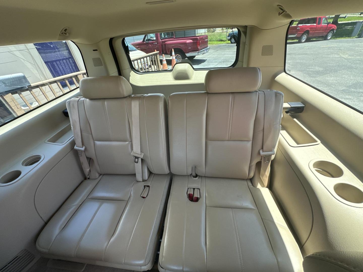 2007 Tan Chevrolet Suburban LS 1500 4WD (1GNFK16377J) with an 5.3L V8 OHV 16V FFV engine, 4-Speed Automatic Overdrive transmission, located at 5700 Curlew Drive, Norfolk, VA, 23502, (757) 455-6330, 36.841885, -76.209412 - Photo#9