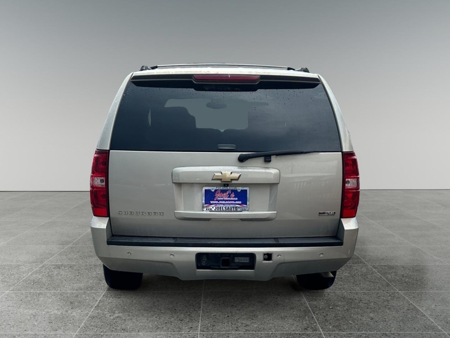 2007 Tan Chevrolet Suburban LS 1500 4WD (1GNFK16377J) with an 5.3L V8 OHV 16V FFV engine, 4-Speed Automatic Overdrive transmission, located at 5700 Curlew Drive, Norfolk, VA, 23502, (757) 455-6330, 36.841885, -76.209412 - Photo#3