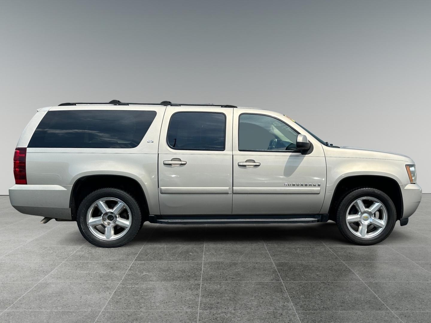 2007 Tan Chevrolet Suburban LS 1500 4WD (1GNFK16377J) with an 5.3L V8 OHV 16V FFV engine, 4-Speed Automatic Overdrive transmission, located at 5700 Curlew Drive, Norfolk, VA, 23502, (757) 455-6330, 36.841885, -76.209412 - Photo#5