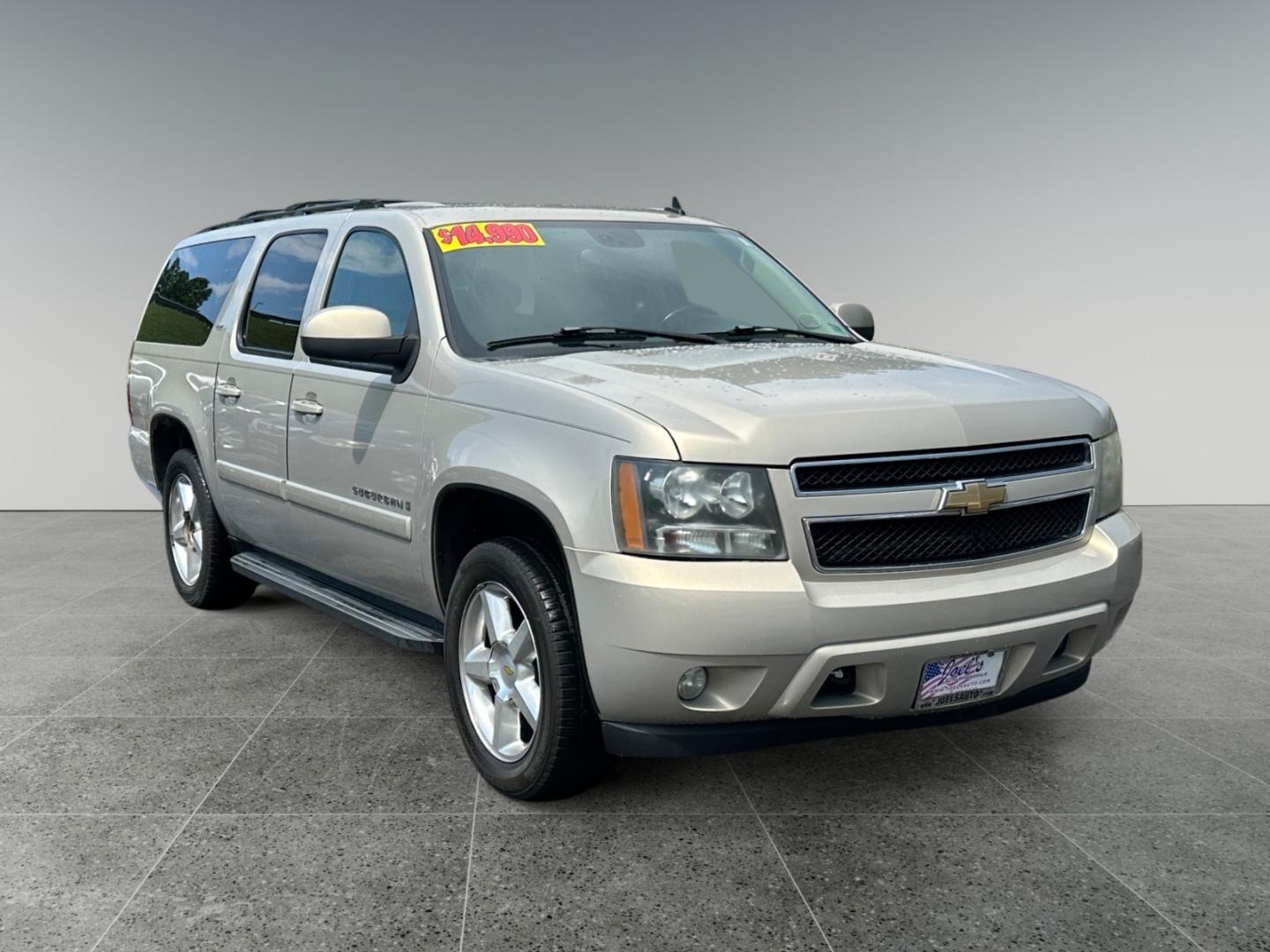 2007 Tan Chevrolet Suburban LS 1500 4WD (1GNFK16377J) with an 5.3L V8 OHV 16V FFV engine, 4-Speed Automatic Overdrive transmission, located at 5700 Curlew Drive, Norfolk, VA, 23502, (757) 455-6330, 36.841885, -76.209412 - Photo#6