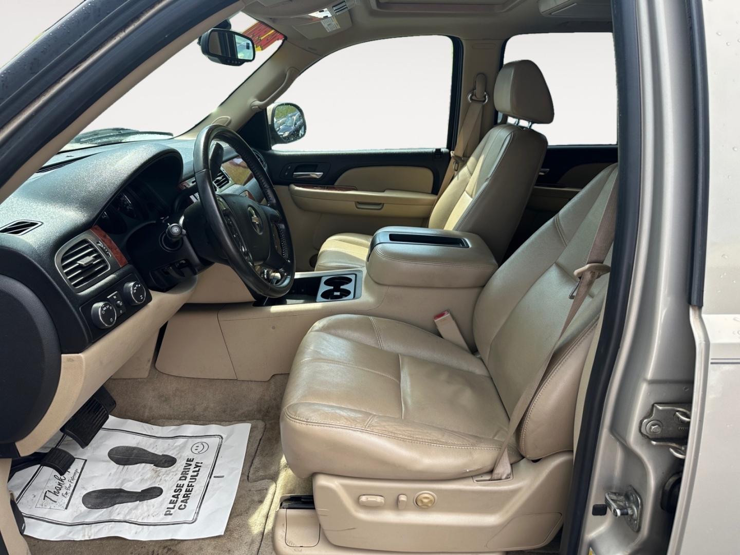 2007 Tan Chevrolet Suburban LS 1500 4WD (1GNFK16377J) with an 5.3L V8 OHV 16V FFV engine, 4-Speed Automatic Overdrive transmission, located at 5700 Curlew Drive, Norfolk, VA, 23502, (757) 455-6330, 36.841885, -76.209412 - Photo#8
