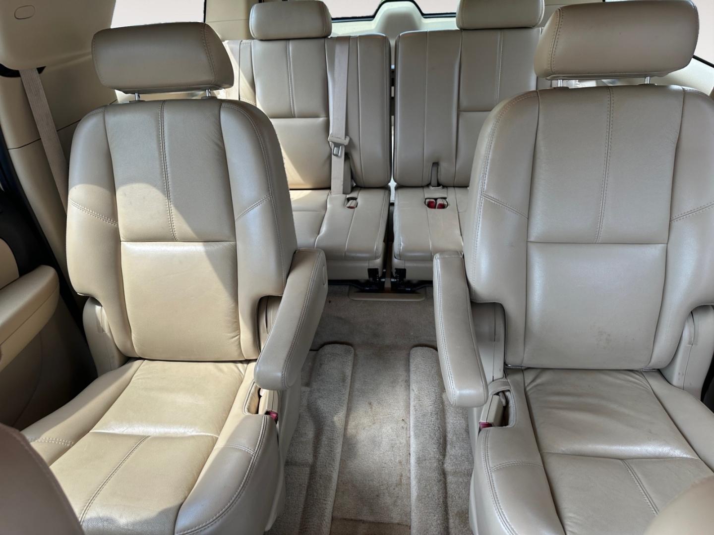 2007 Tan Chevrolet Suburban LS 1500 4WD (1GNFK16377J) with an 5.3L V8 OHV 16V FFV engine, 4-Speed Automatic Overdrive transmission, located at 5700 Curlew Drive, Norfolk, VA, 23502, (757) 455-6330, 36.841885, -76.209412 - Photo#12