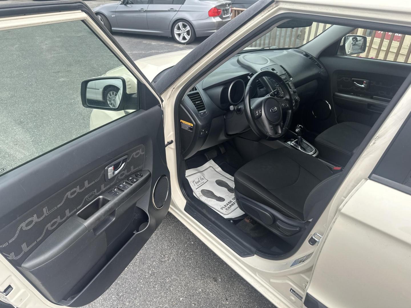 2013 Tan Kia Soul (KNDJT2A61D7) with an 2.0L L4 DOHC 16V engine, Automatic transmission, located at 5700 Curlew Drive, Norfolk, VA, 23502, (757) 455-6330, 36.841885, -76.209412 - Photo#5