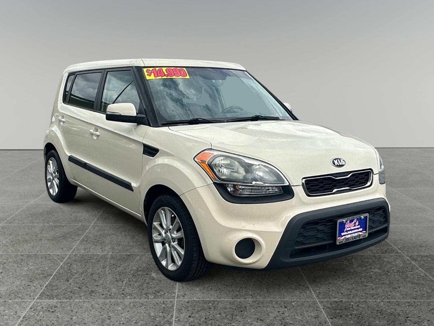 2013 Tan Kia Soul (KNDJT2A61D7) with an 2.0L L4 DOHC 16V engine, Automatic transmission, located at 5700 Curlew Drive, Norfolk, VA, 23502, (757) 455-6330, 36.841885, -76.209412 - Photo#6