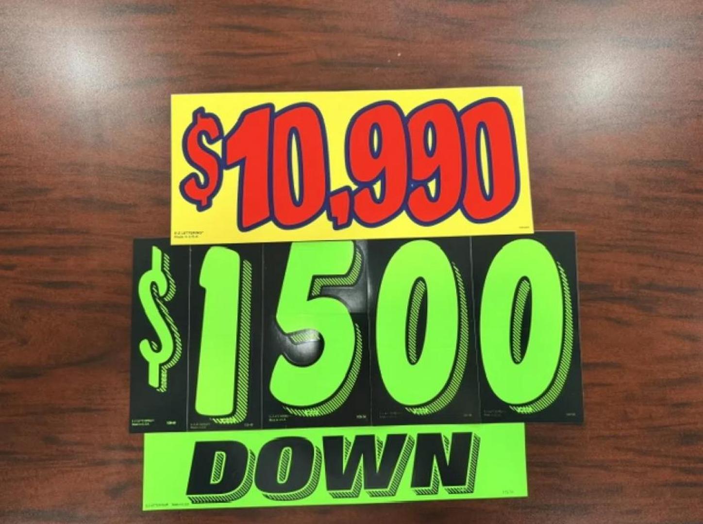 2007 White Lincoln Town Car Signature Limited (1LNHM82V97Y) with an 4.6L V8 SOHC 16V FFV engine, 4-Speed Automatic Overdrive transmission, located at 5700 Curlew Drive, Norfolk, VA, 23502, (757) 455-6330, 36.841885, -76.209412 - Photo#11