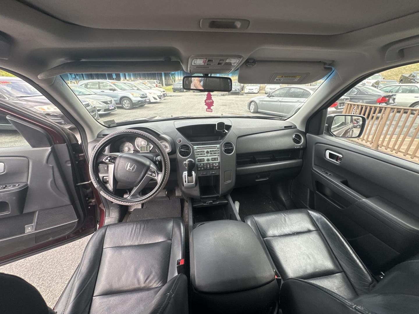 2011 Honda Pilot EX-L 2WD 5-Spd AT with DVD (5FNYF3H60BB) with an 3.5L V6 SOHC 24V engine, 5-Speed Automatic transmission, located at 5700 Curlew Drive, Norfolk, VA, 23502, (757) 455-6330, 36.841885, -76.209412 - Photo#5