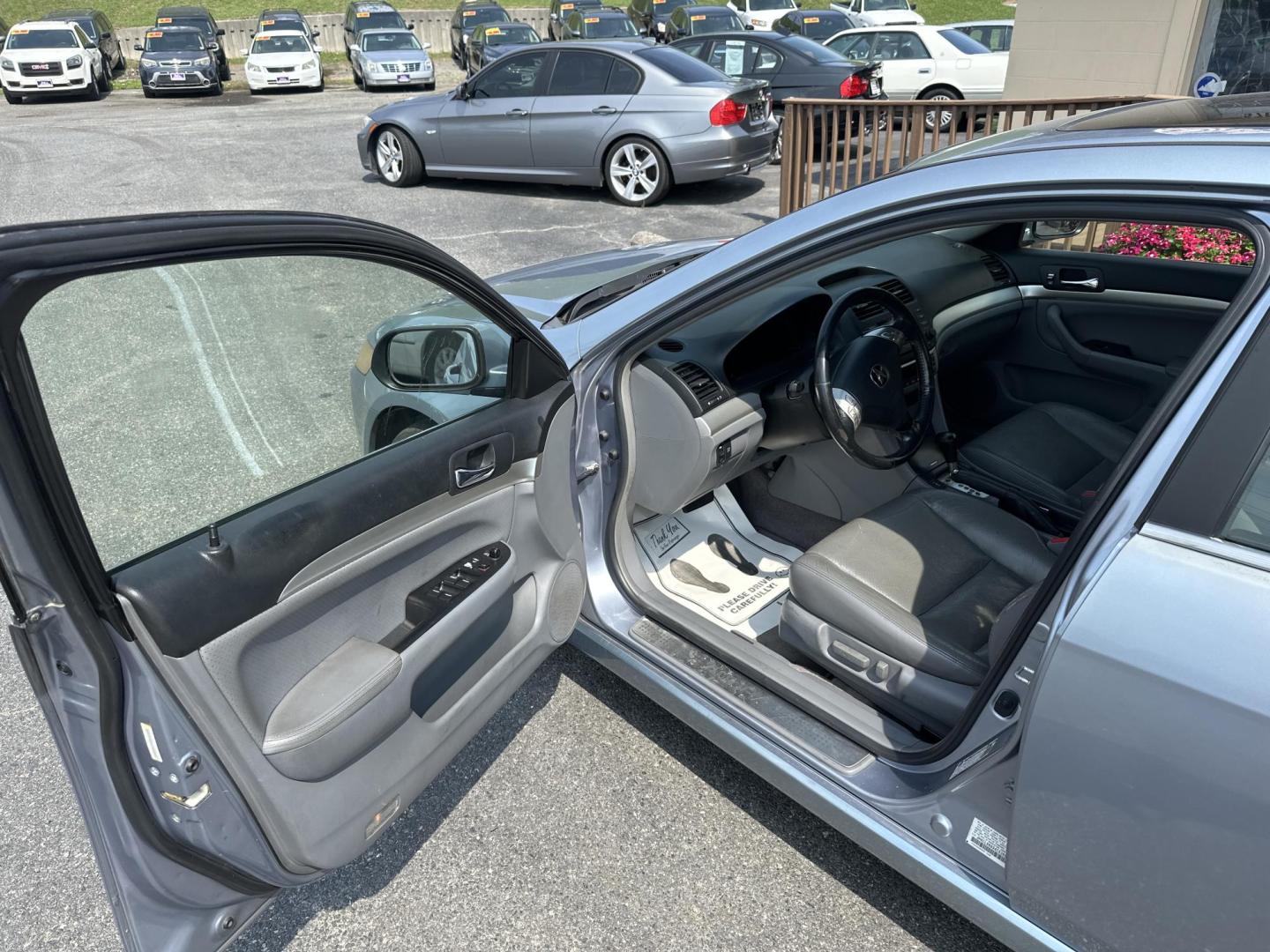 2004 Blue Acura TSX 5-speed AT (JH4CL96894C) with an 2.4L L4 DOHC 16V engine, 5-Speed Automatic Overdrive transmission, located at 5700 Curlew Drive, Norfolk, VA, 23502, (757) 455-6330, 36.841885, -76.209412 - Photo#5