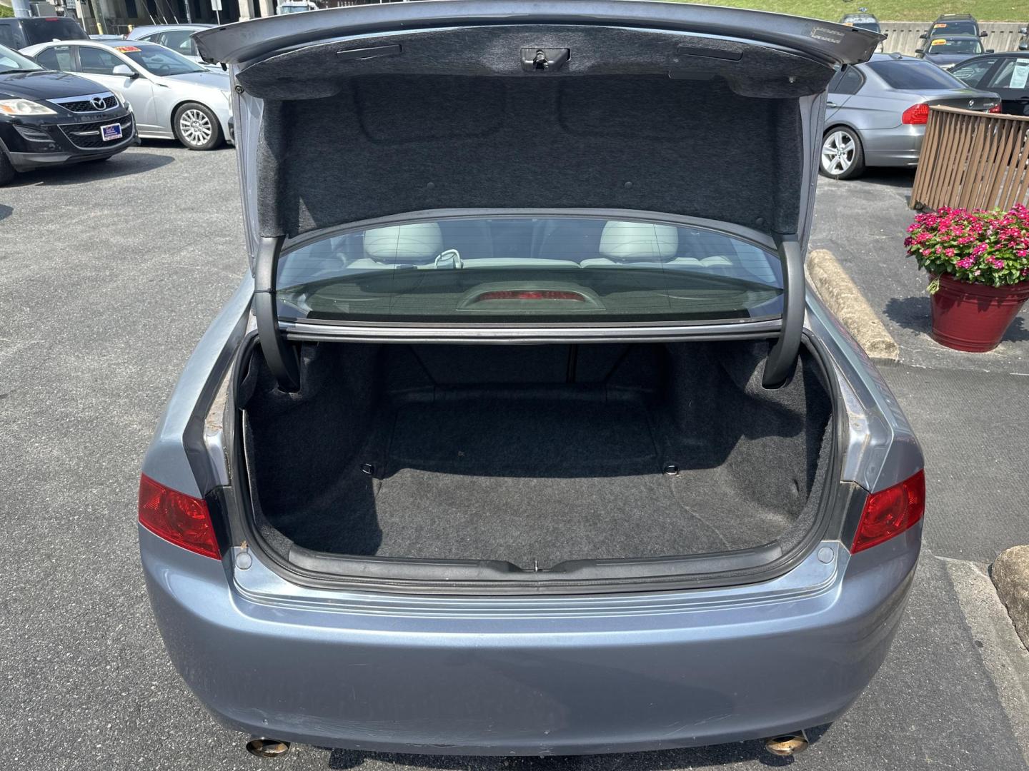 2004 Blue Acura TSX 5-speed AT (JH4CL96894C) with an 2.4L L4 DOHC 16V engine, 5-Speed Automatic Overdrive transmission, located at 5700 Curlew Drive, Norfolk, VA, 23502, (757) 455-6330, 36.841885, -76.209412 - Photo#10
