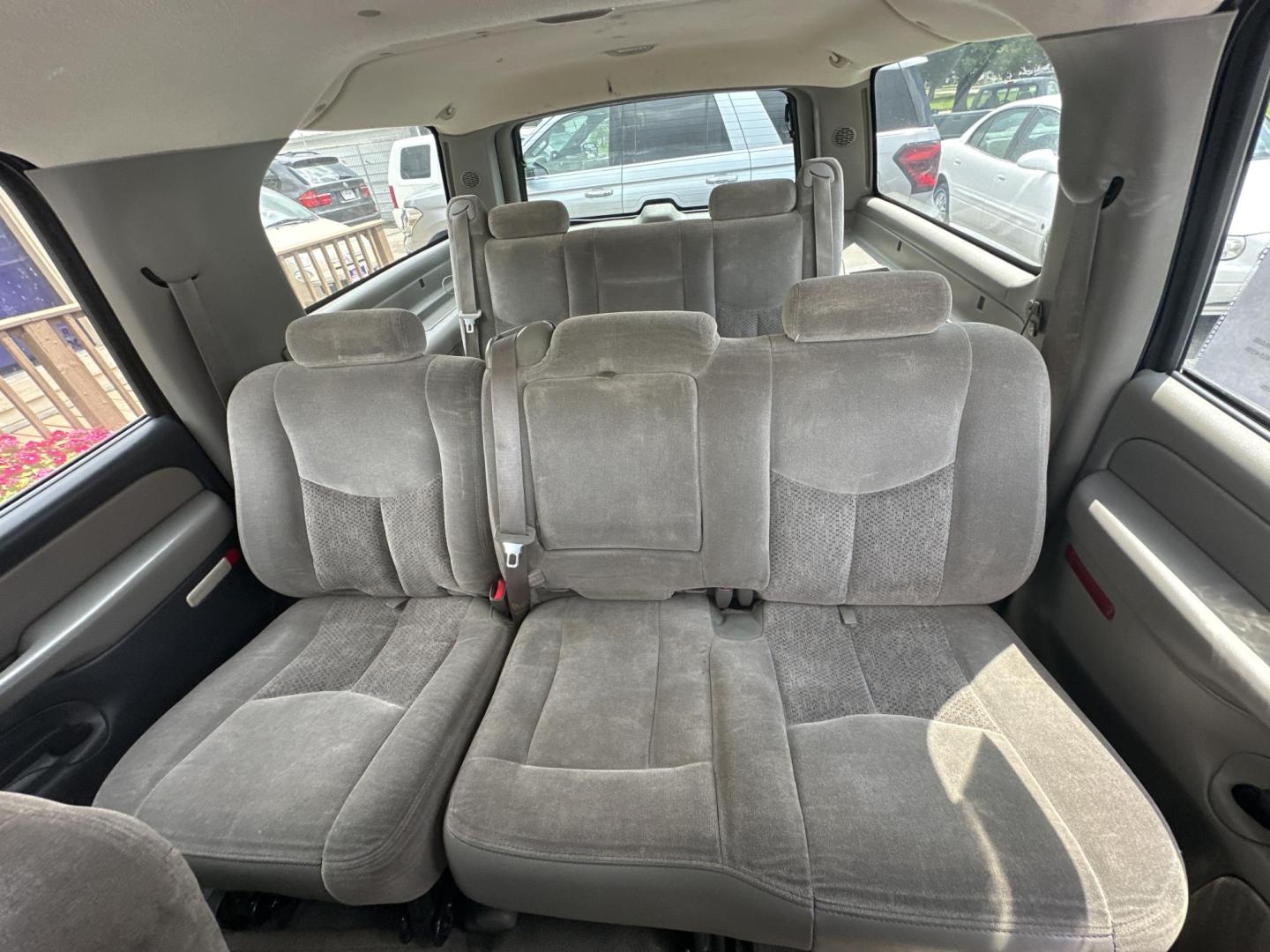 2004 Blue Chevrolet Suburban 1500 2WD (3GNEC16Z64G) with an 5.3L V8 OHV 16V FFV engine, 4-Speed Automatic Overdrive transmission, located at 5700 Curlew Drive, Norfolk, VA, 23502, (757) 455-6330, 36.841885, -76.209412 - Photo#8