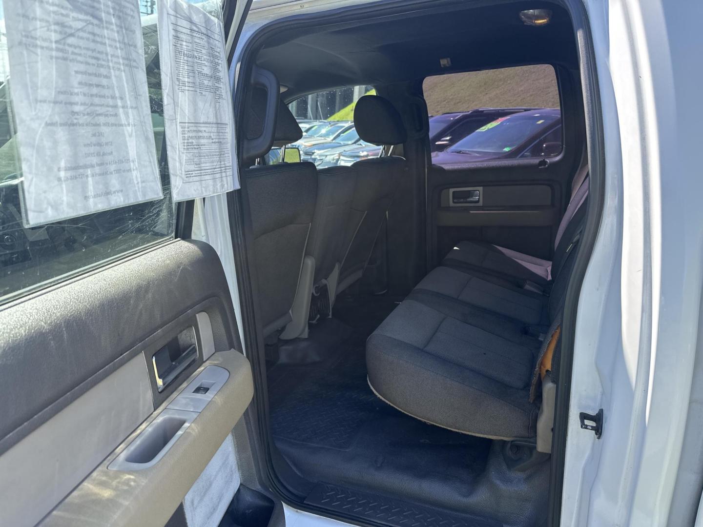 2010 White Ford F-150 Lariat SuperCrew 5.5-ft. Bed 2WD (1FTEW1CW8AF) with an 4.6L V8 SOHC 24V engine, 4-Speed Automatic transmission, located at 5700 Curlew Drive, Norfolk, VA, 23502, (757) 455-6330, 36.841885, -76.209412 - Photo#7