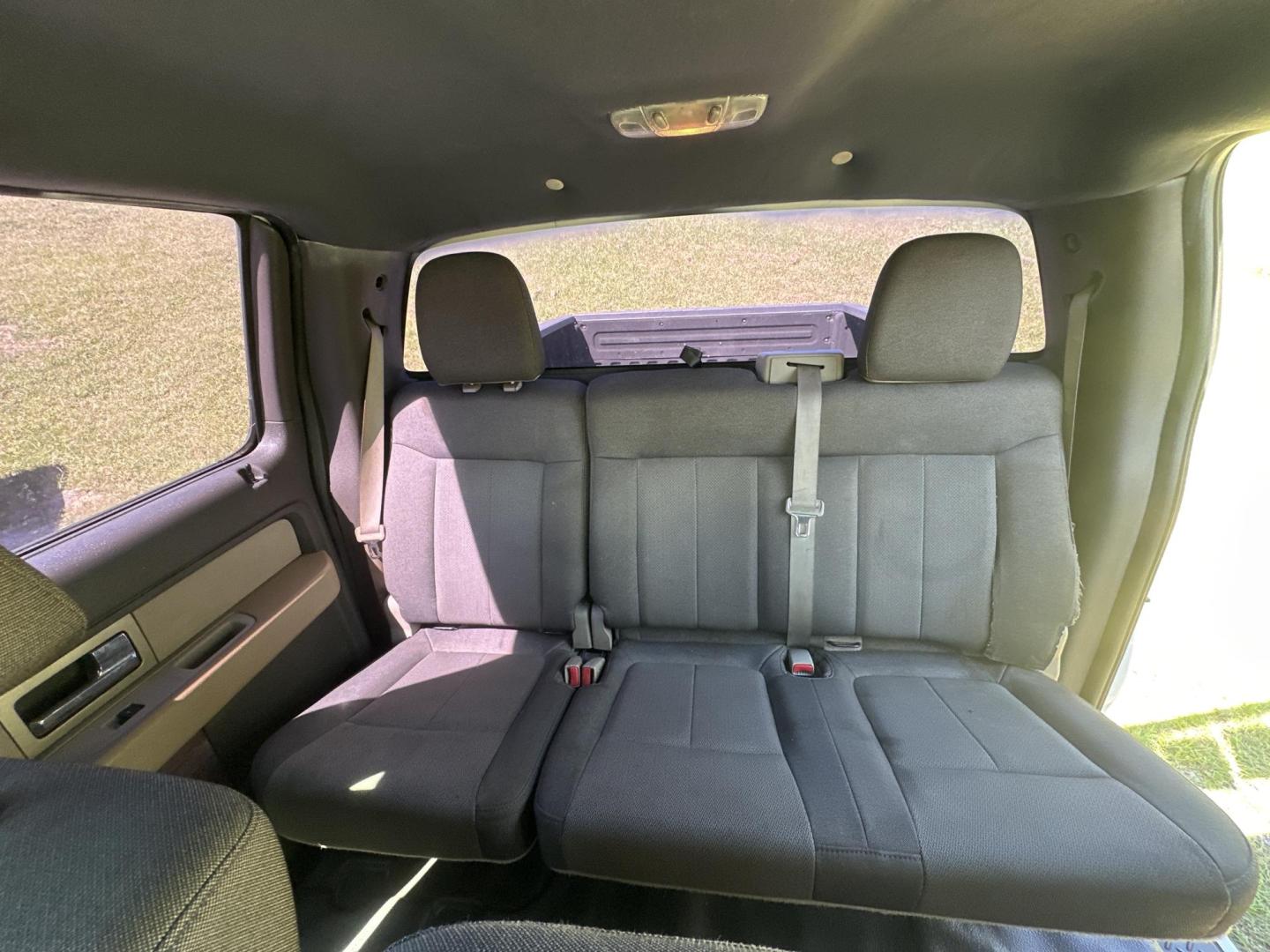 2010 White Ford F-150 Lariat SuperCrew 5.5-ft. Bed 2WD (1FTEW1CW8AF) with an 4.6L V8 SOHC 24V engine, 4-Speed Automatic transmission, located at 5700 Curlew Drive, Norfolk, VA, 23502, (757) 455-6330, 36.841885, -76.209412 - Photo#8