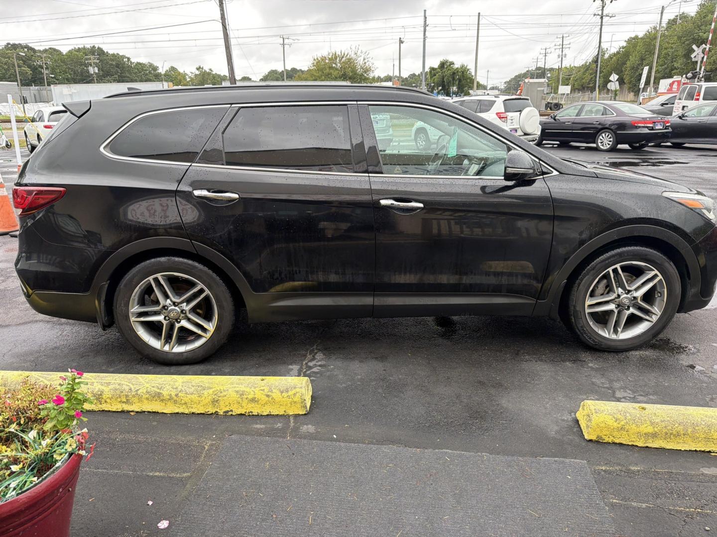 2018 Black Hyundai Santa Fe Ultimate AWD (KM8SRDHF3JU) with an 3.3L V6 DOHC 24V engine, 6A transmission, located at 5700 Curlew Drive, Norfolk, VA, 23502, (757) 455-6330, 36.841885, -76.209412- Photo#3