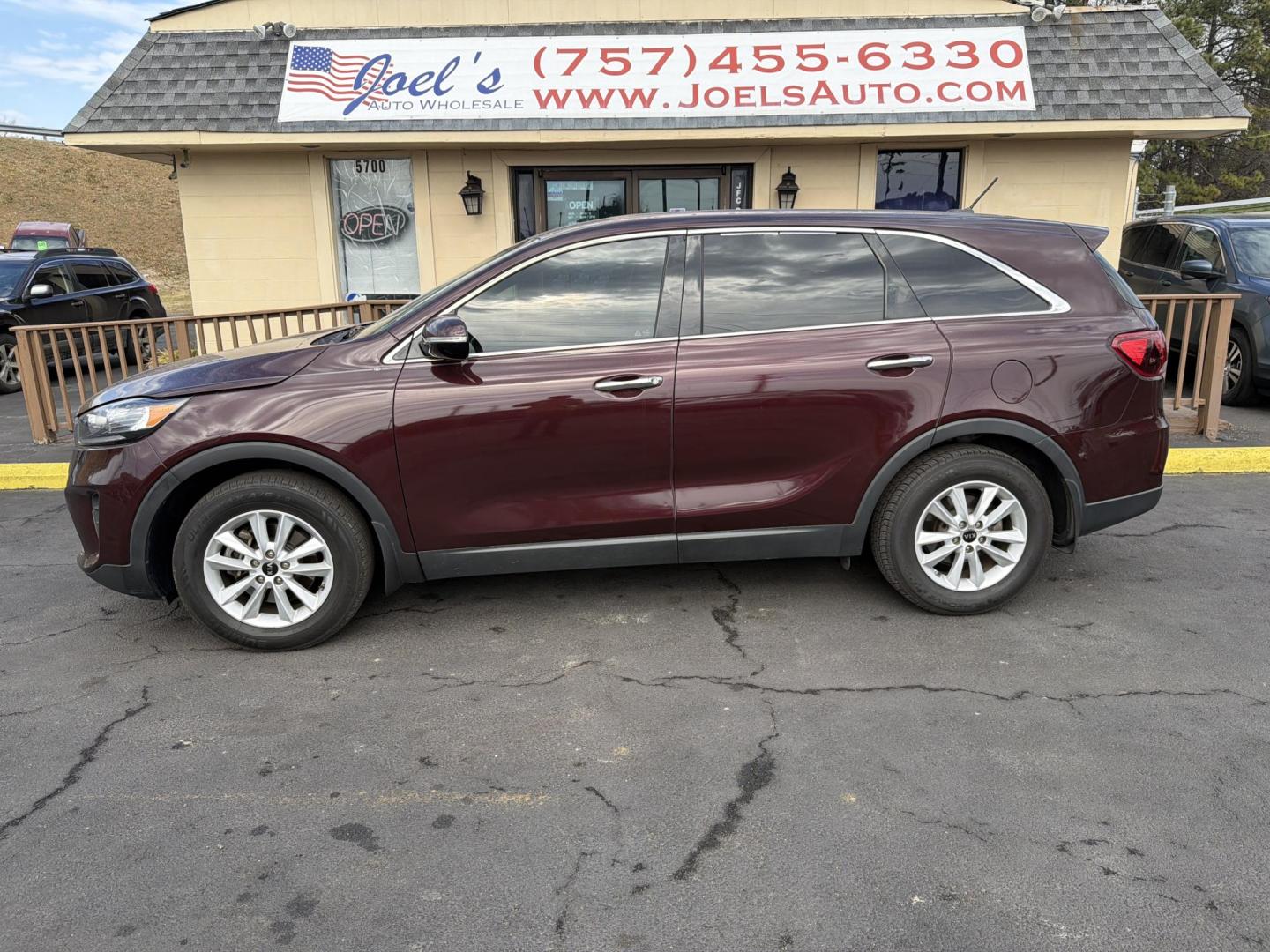2019 Burgundy Kia Sorento LX 2WD (5XYPG4A36KG) with an 2.4L L4 DOHC 16V engine, 6A transmission, located at 5700 Curlew Drive, Norfolk, VA, 23502, (757) 455-6330, 36.841885, -76.209412 - Photo#0