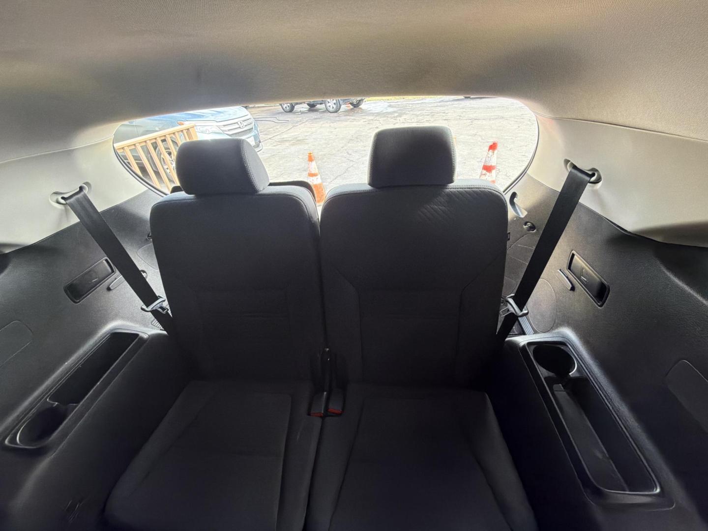 2019 Burgundy Kia Sorento LX 2WD (5XYPG4A36KG) with an 2.4L L4 DOHC 16V engine, 6A transmission, located at 5700 Curlew Drive, Norfolk, VA, 23502, (757) 455-6330, 36.841885, -76.209412 - Photo#9