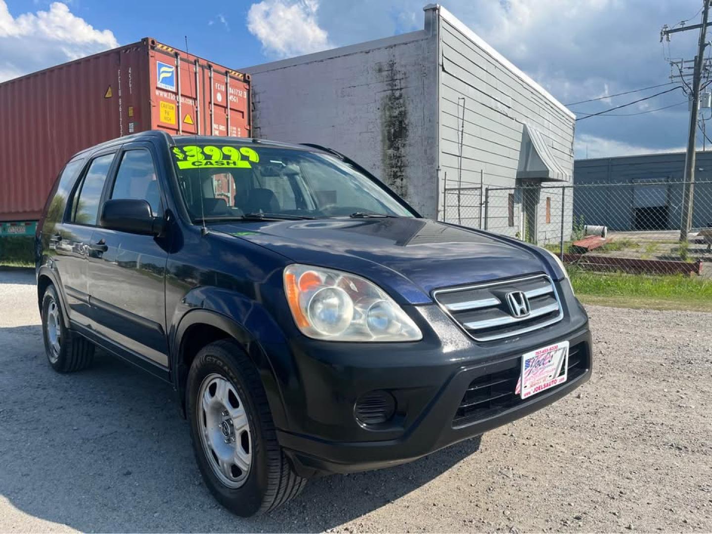 2006 Blue /Black Honda CR-V LX 2WD AT (JHLRD68546C) with an 2.4L L4 DOHC 16V engine, 5-Speed Automatic Overdrive transmission, located at 5700 Curlew Drive, Norfolk, VA, 23502, (757) 455-6330, 36.841885, -76.209412 - -Excellent condition -No issues drives great -Ready for a new owner -New state inspection -Virginia dealer - Photo#6