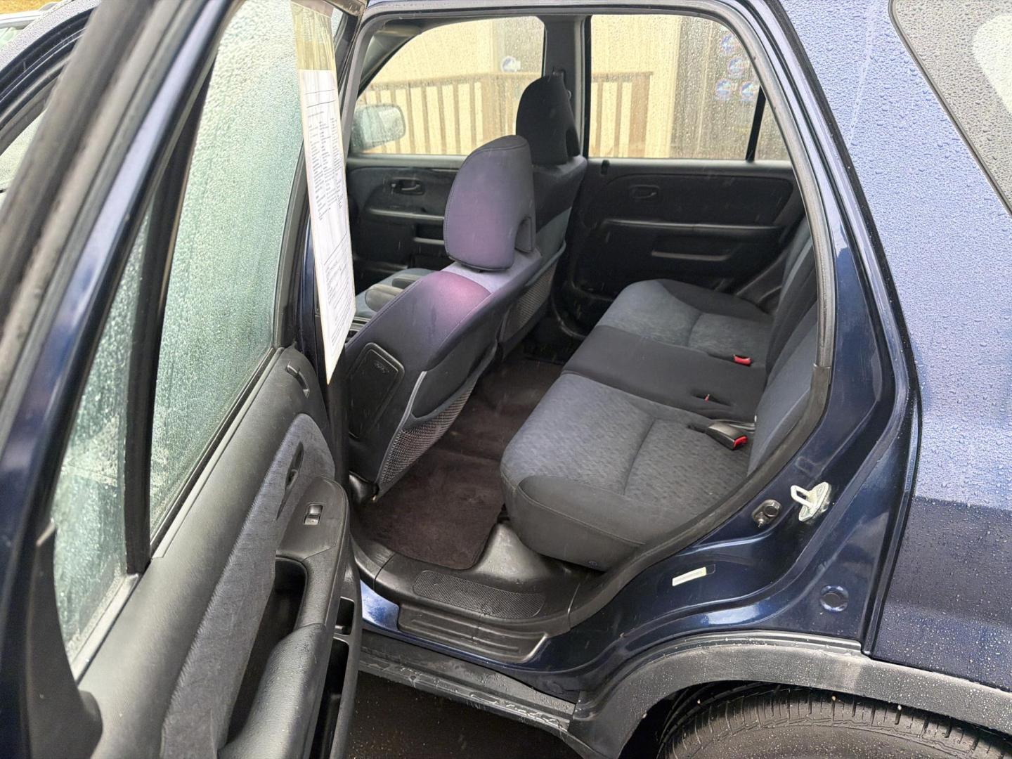 2006 Blue /Black Honda CR-V LX 2WD AT (JHLRD68546C) with an 2.4L L4 DOHC 16V engine, 5-Speed Automatic Overdrive transmission, located at 5700 Curlew Drive, Norfolk, VA, 23502, (757) 455-6330, 36.841885, -76.209412 - Photo#8