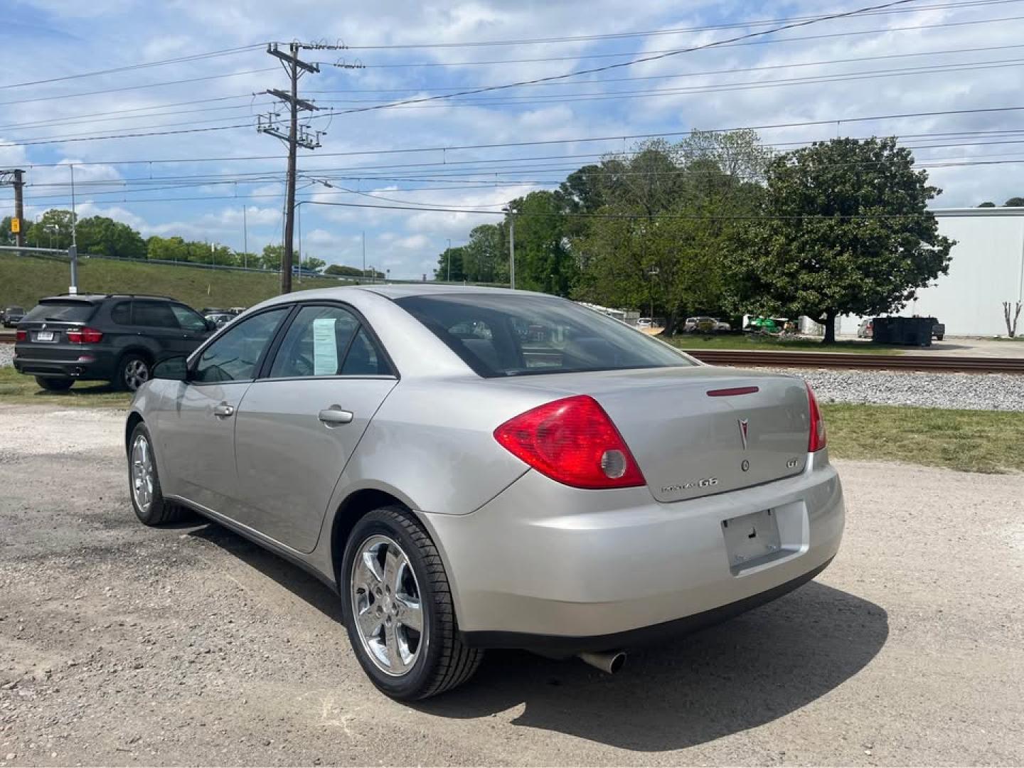 2008 Silver /Black Pontiac G6 GT Sedan (1G2ZH57N884) with an 3.5L V6 OHV 12V engine, 4-Speed Automatic transmission, located at 5700 Curlew Drive, Norfolk, VA, 23502, (757) 455-6330, 36.841885, -76.209412 - -130k Miles -No issues -Ready for a new owner -New state inspection -Virginia dealer - Photo#3