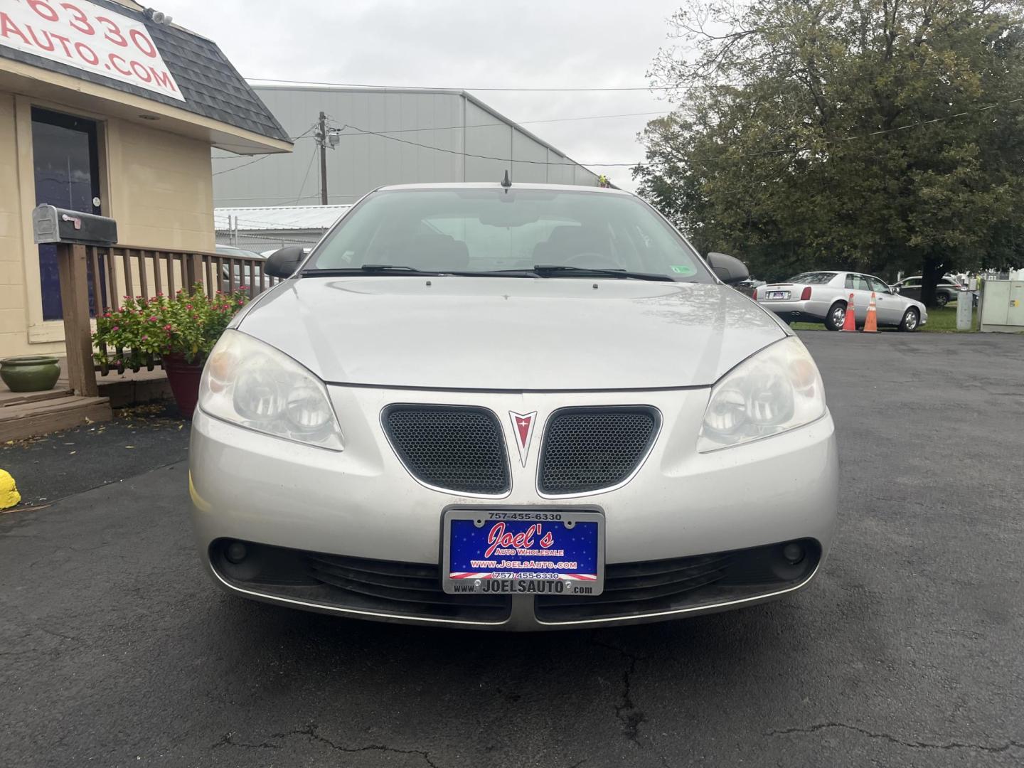 2008 Silver /Black Pontiac G6 GT Sedan (1G2ZH57N884) with an 3.5L V6 OHV 12V engine, 4-Speed Automatic transmission, located at 5700 Curlew Drive, Norfolk, VA, 23502, (757) 455-6330, 36.841885, -76.209412 - -130k Miles -No issues -Ready for a new owner -New state inspection -Virginia dealer - Photo#1