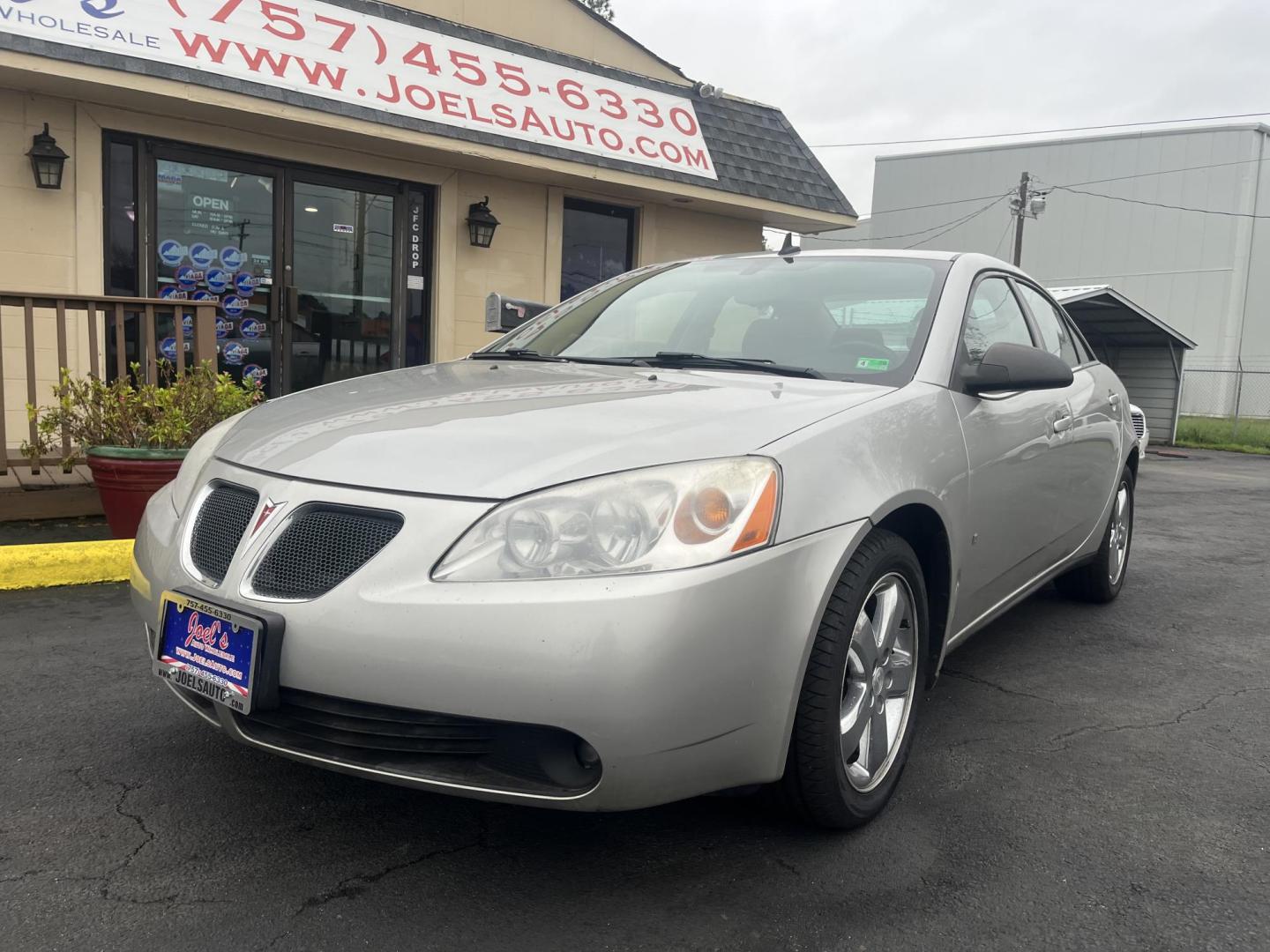 2008 Silver /Black Pontiac G6 GT Sedan (1G2ZH57N884) with an 3.5L V6 OHV 12V engine, 4-Speed Automatic transmission, located at 5700 Curlew Drive, Norfolk, VA, 23502, (757) 455-6330, 36.841885, -76.209412 - -130k Miles -No issues -Ready for a new owner -New state inspection -Virginia dealer - Photo#8